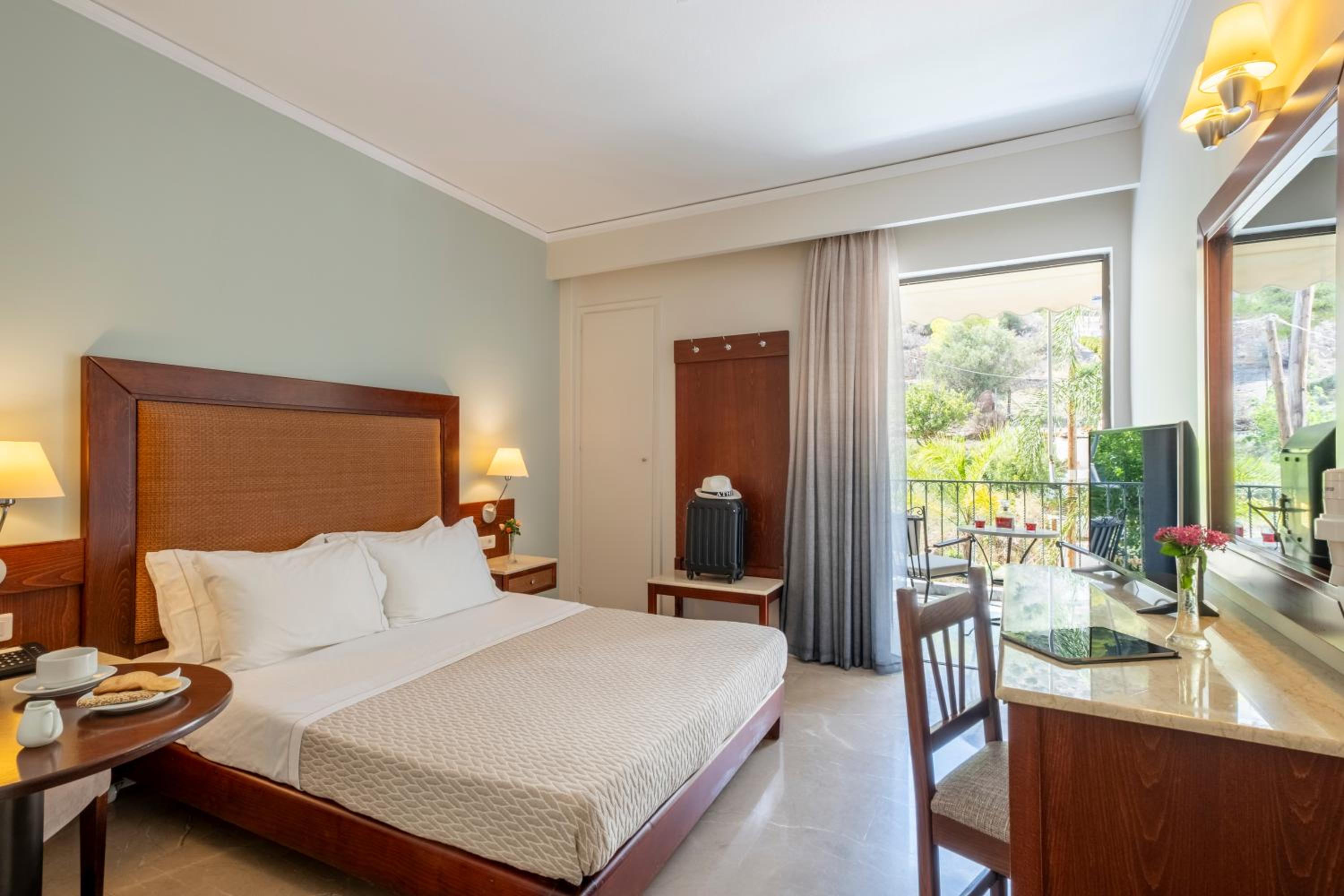 Habitación Sencilla con Vista al Jardín