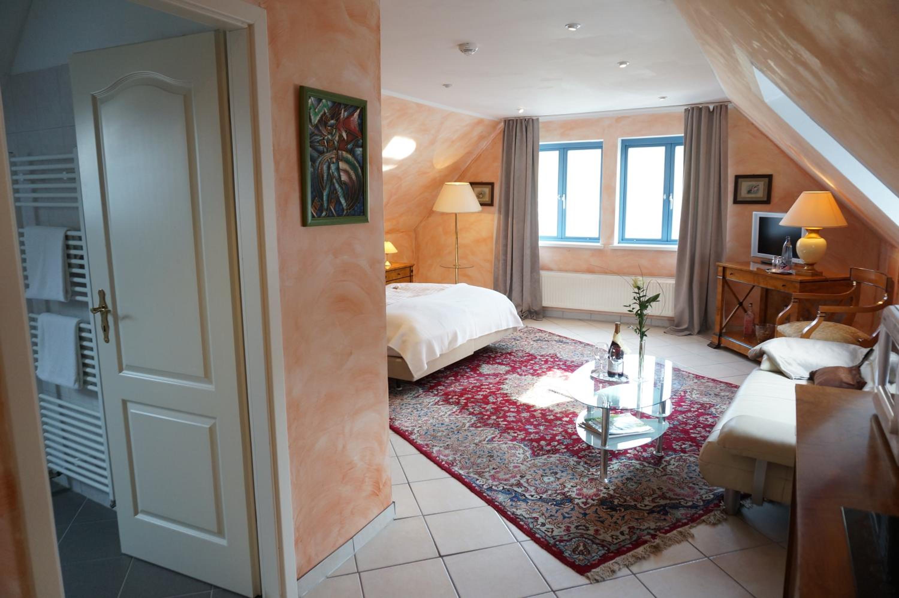 Deluxe Double Room photo 2