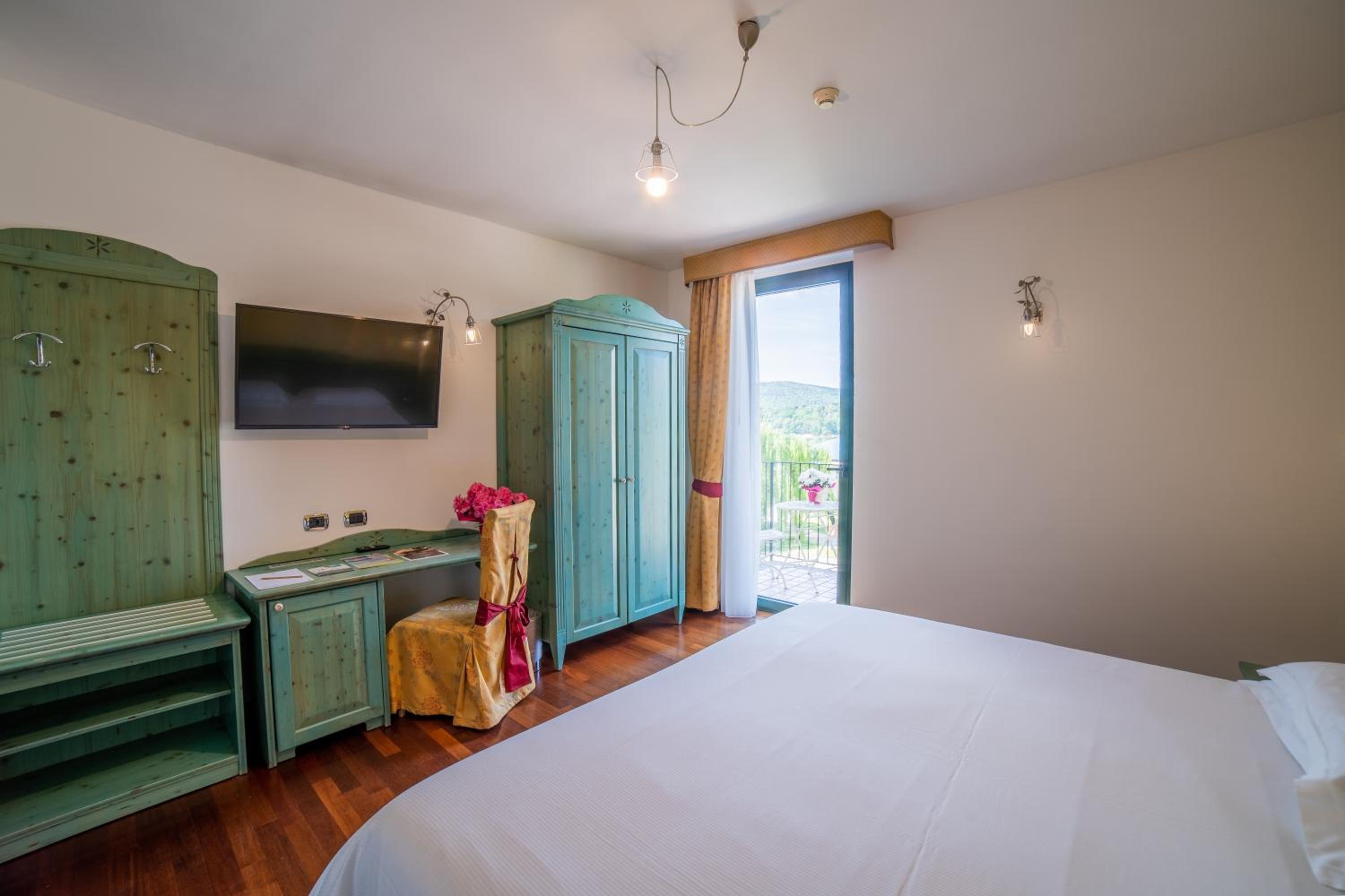 Standard Double Room - Photo 15