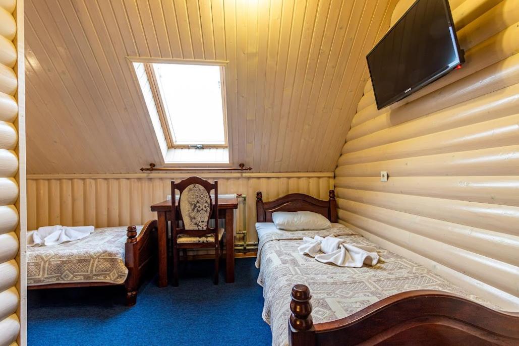Budget Twin Room In Attic