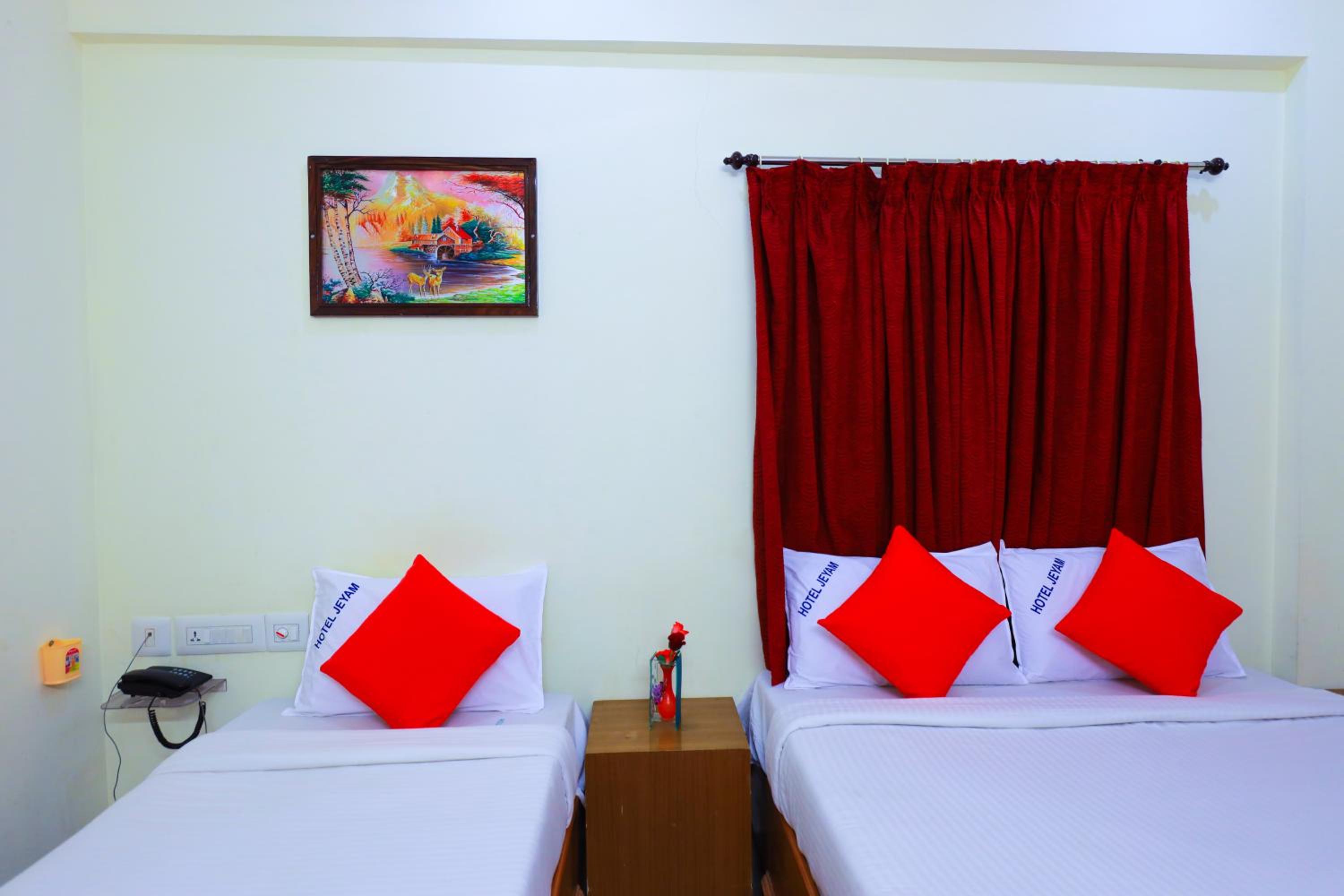 Deluxe Triple Room - Photo 2