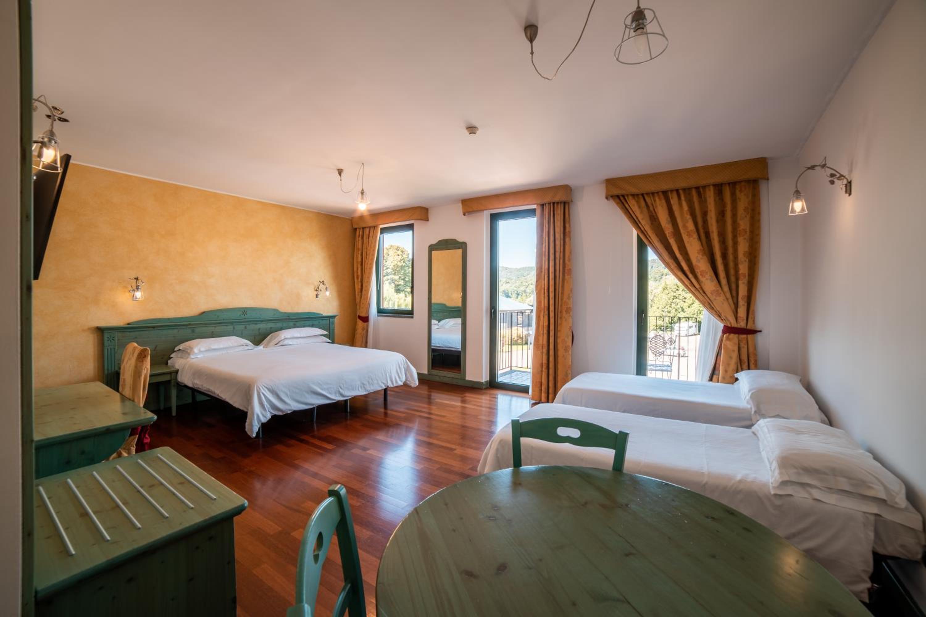 Quadruple Room - Photo 6