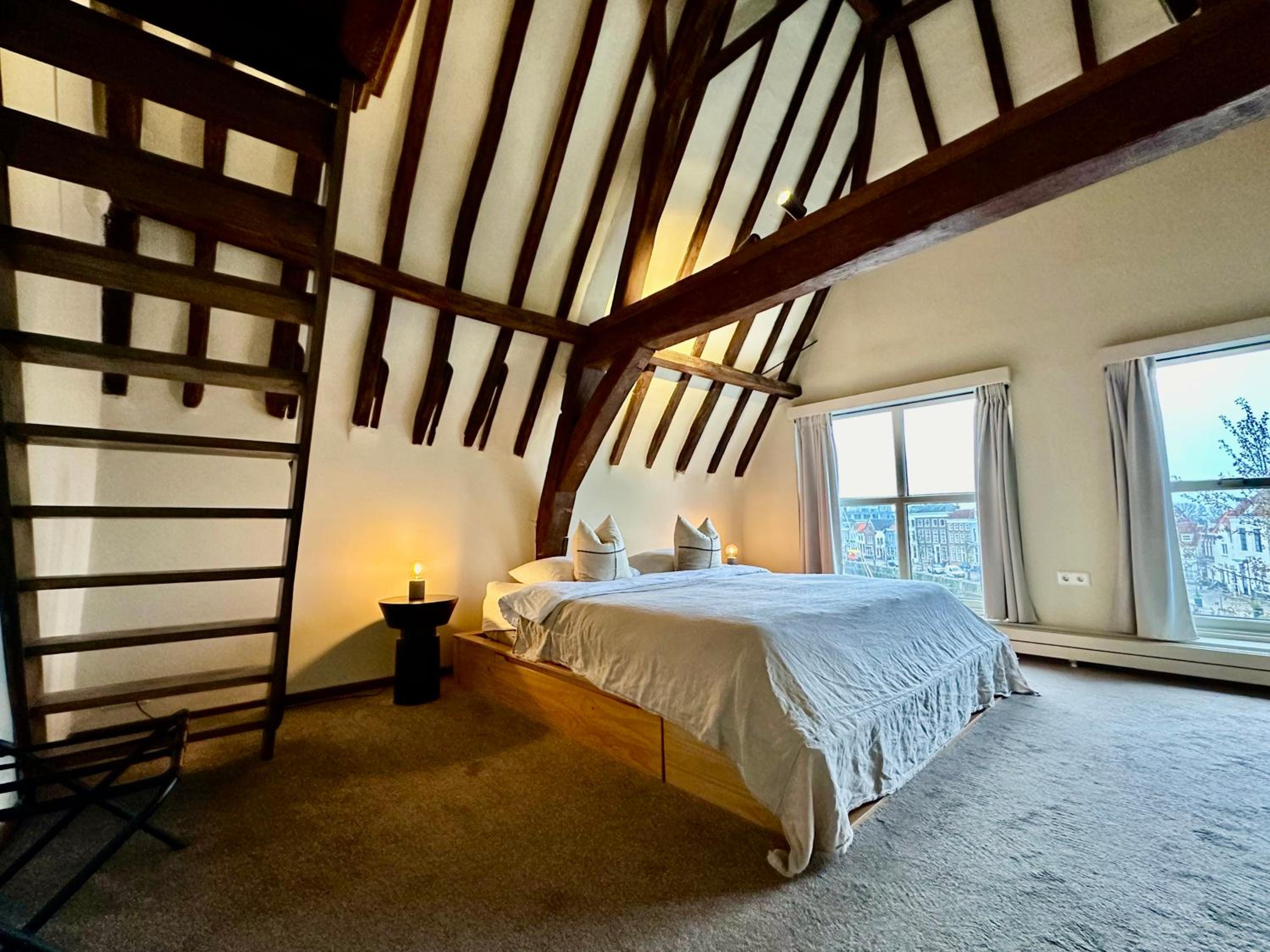 Superior King Suite with Harbor View - Photo 2