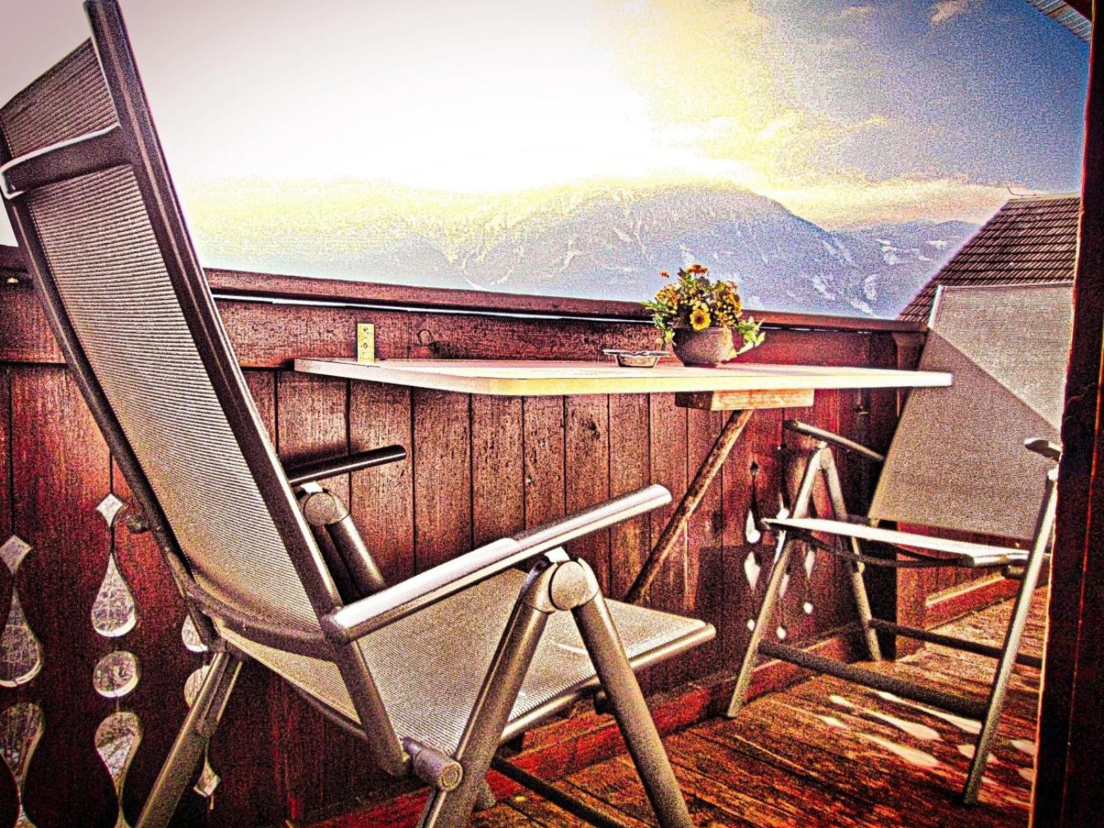 Apartment with Balcony photo 3