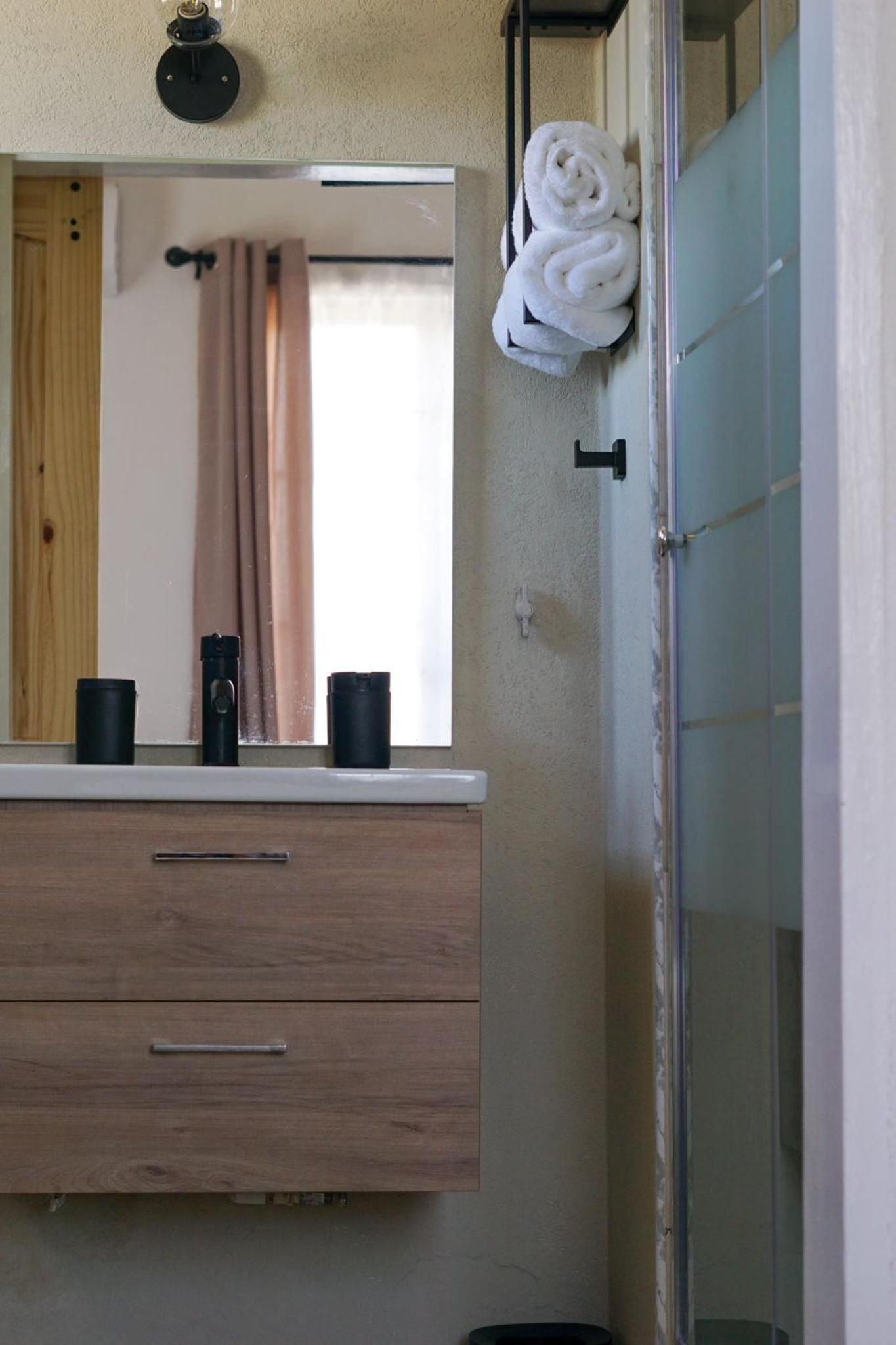 Double Room with Private Bathroom photo 2
