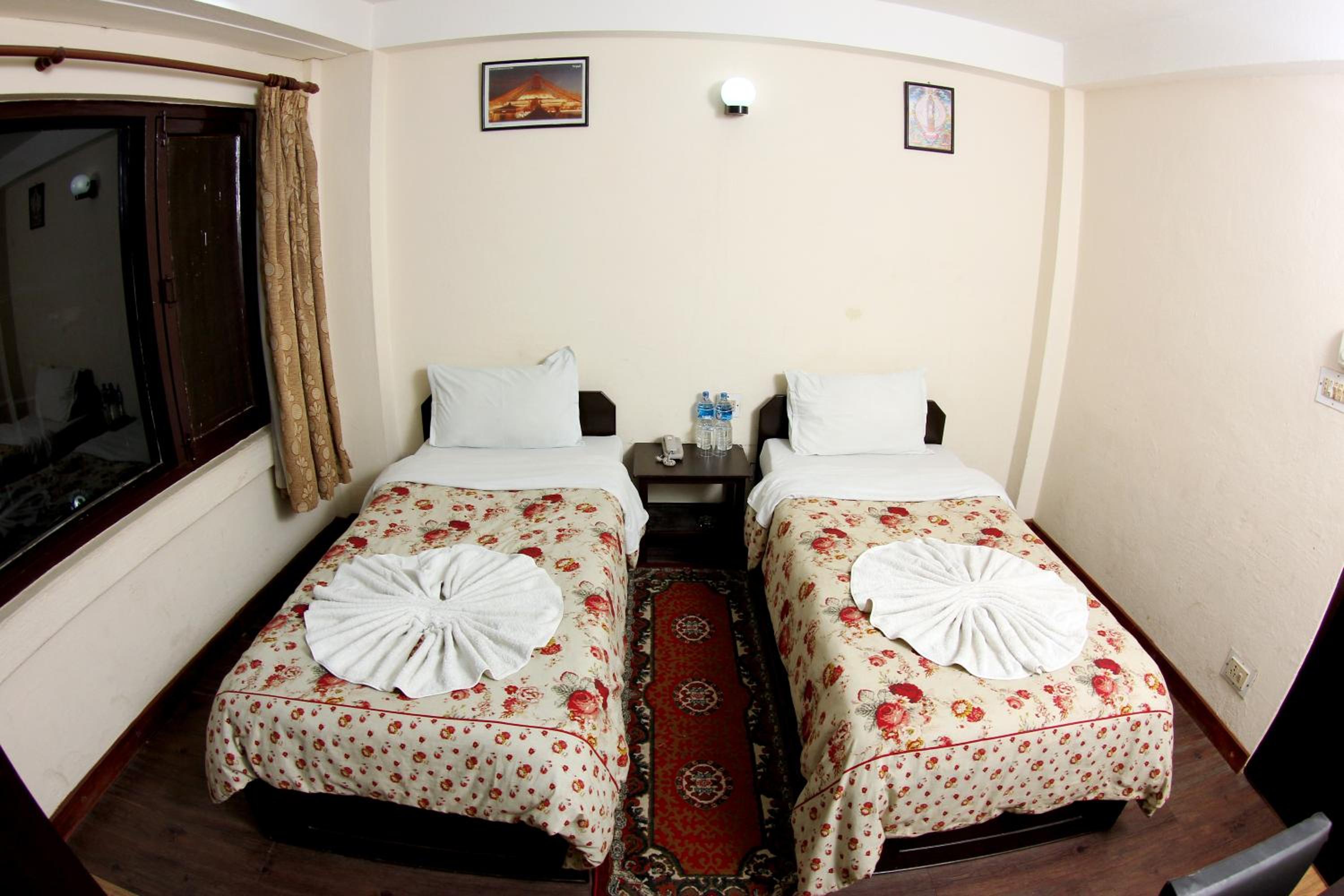 Standard Double or Twin Room - Photo 2