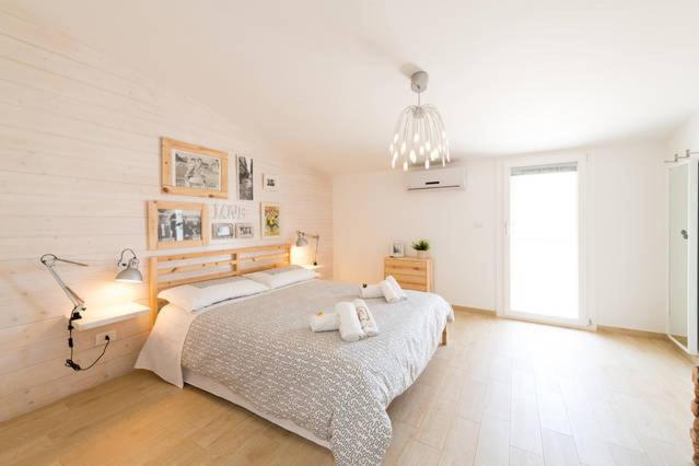 Comfort Triple Room with Shower photo 3