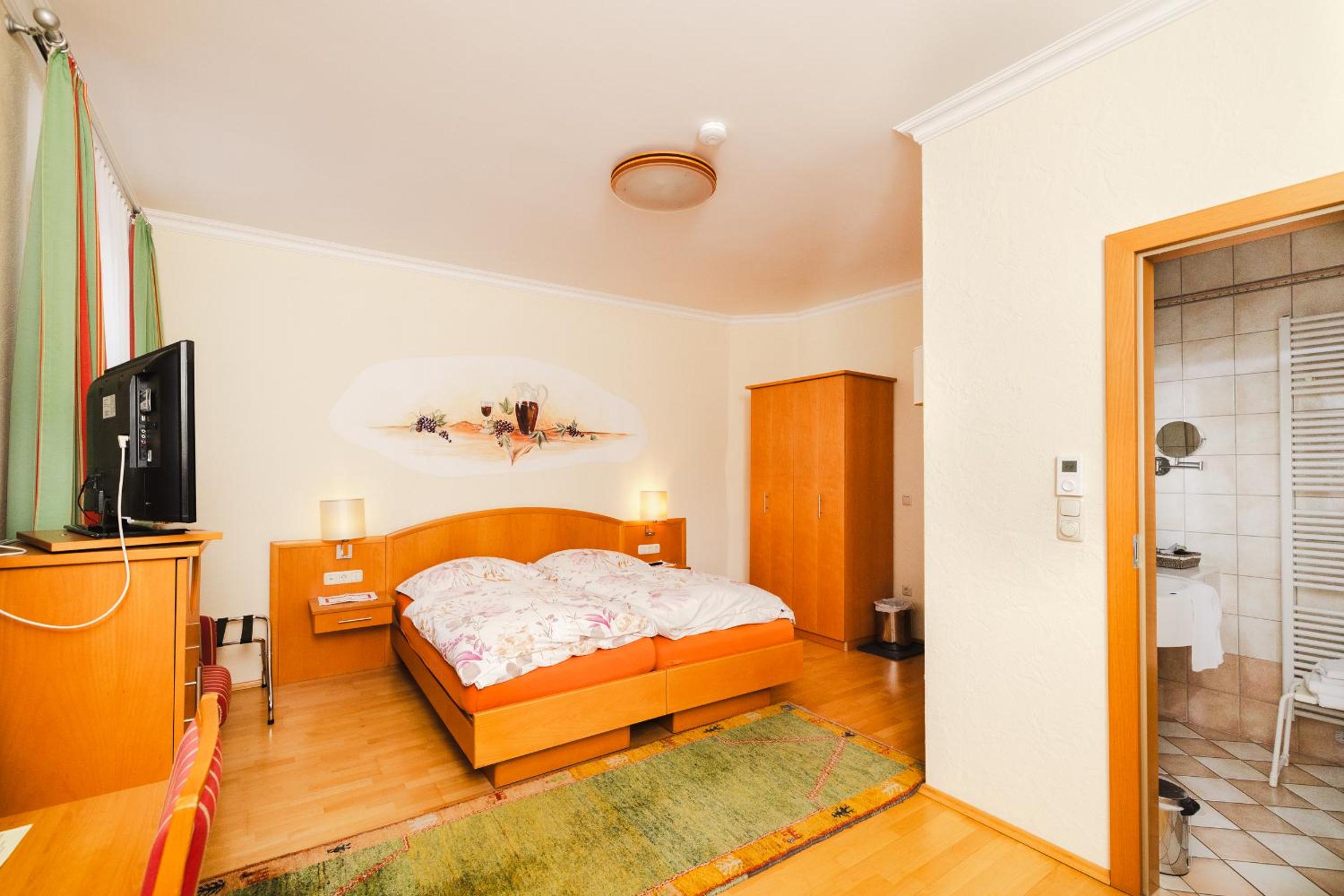 Family Room - Photo 4