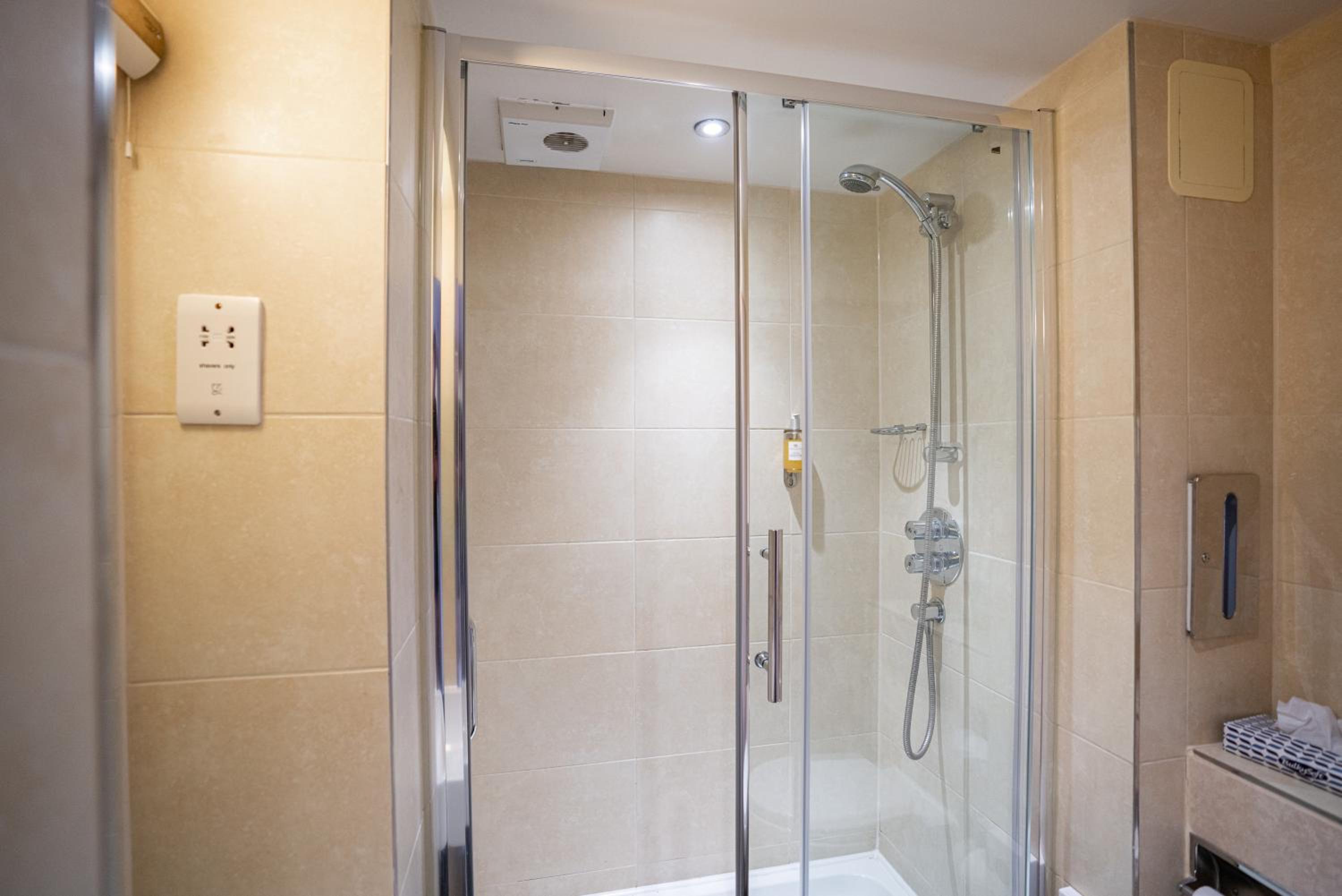 Compact Double Room photo 2
