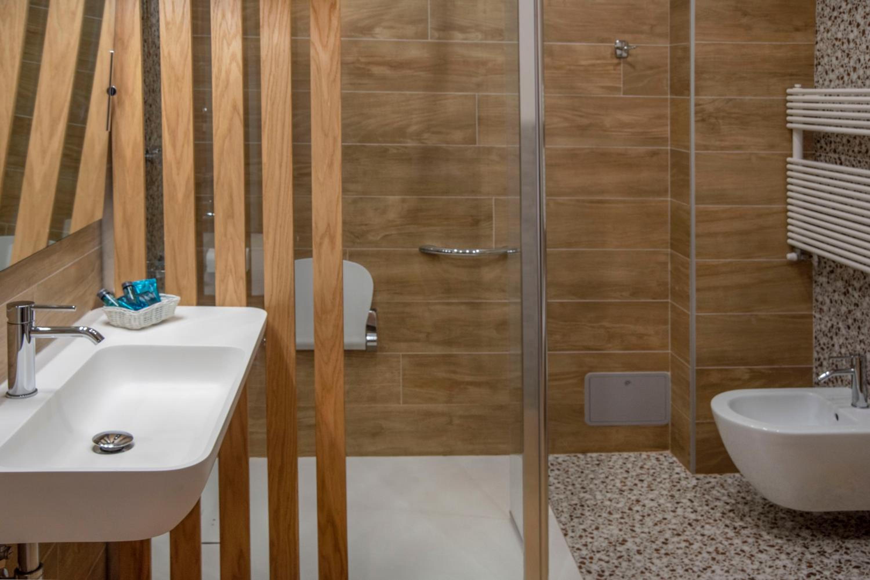 Small Double Room - Photo 5