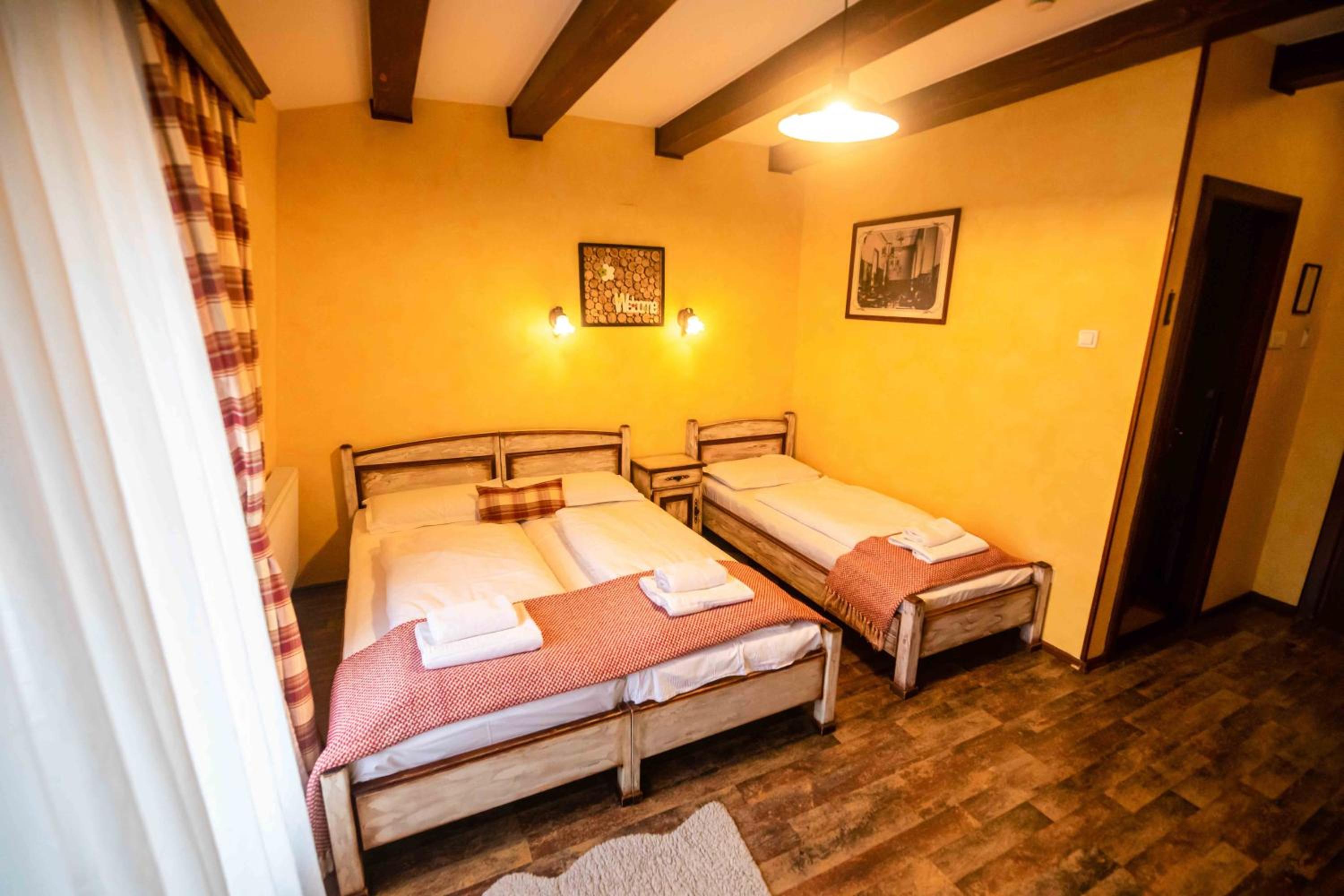 Double Room with Private Bathroom photo 3