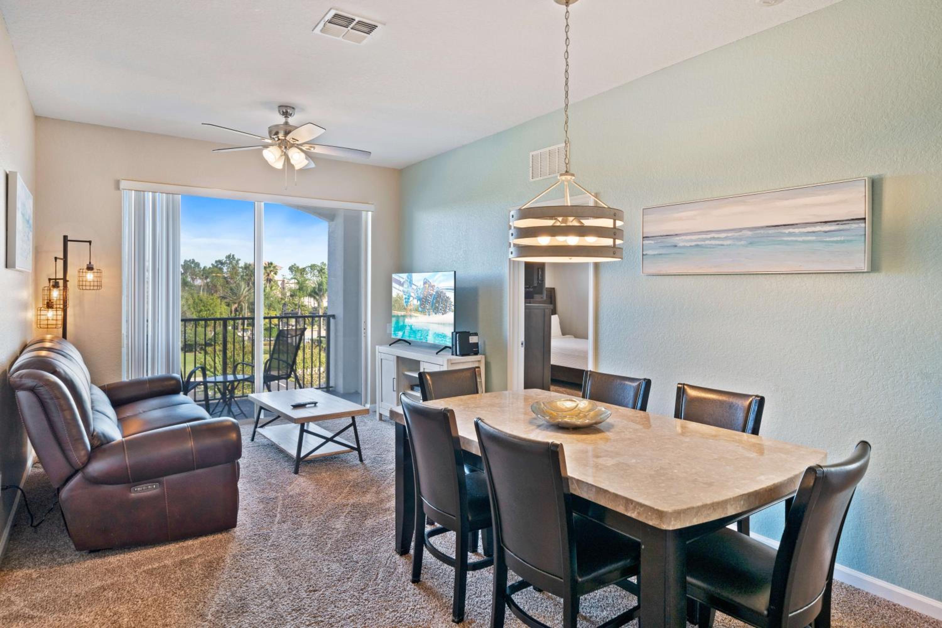 Deluxe Three-Bedroom Apartment