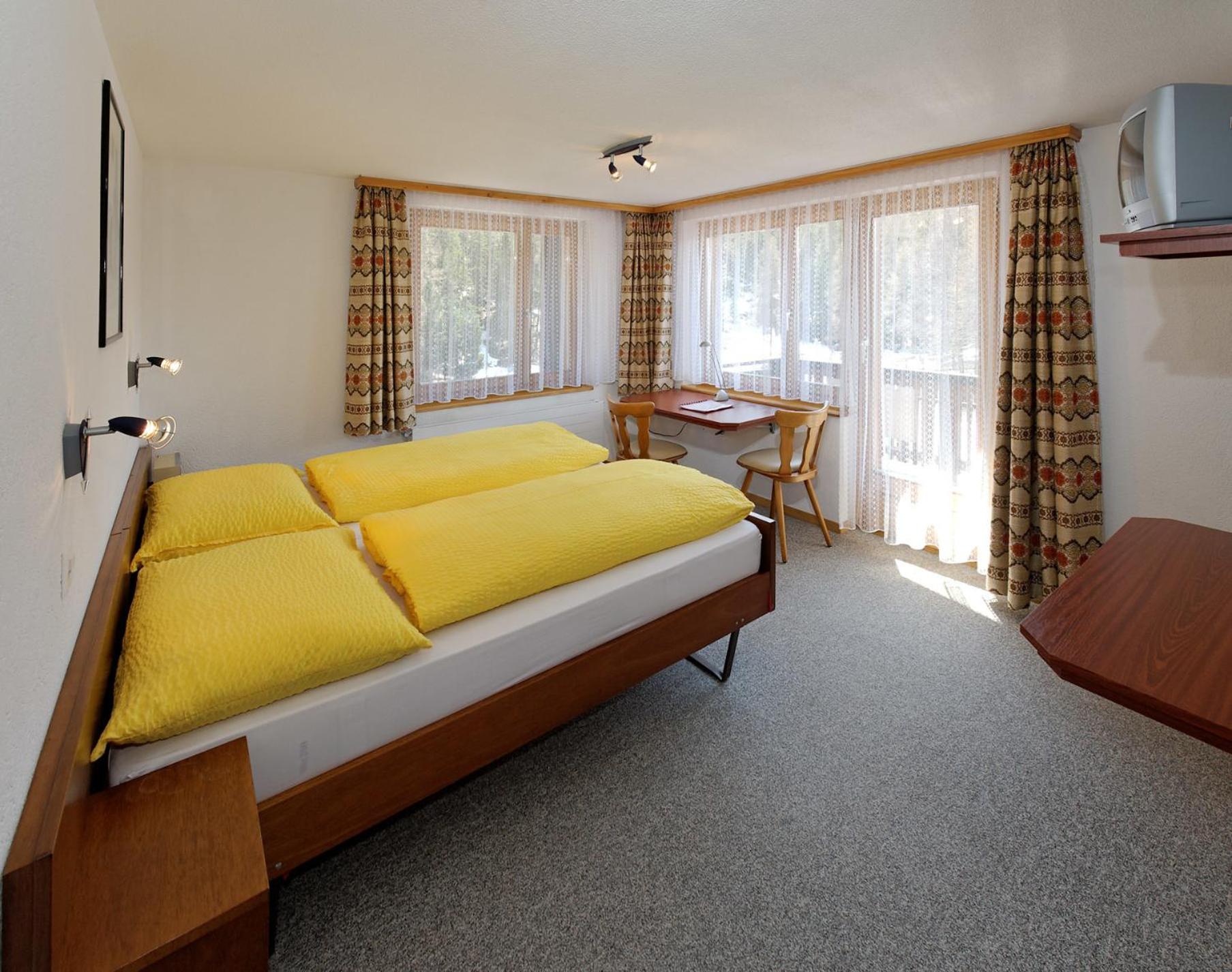 Double Room with Balcony - Photo 5