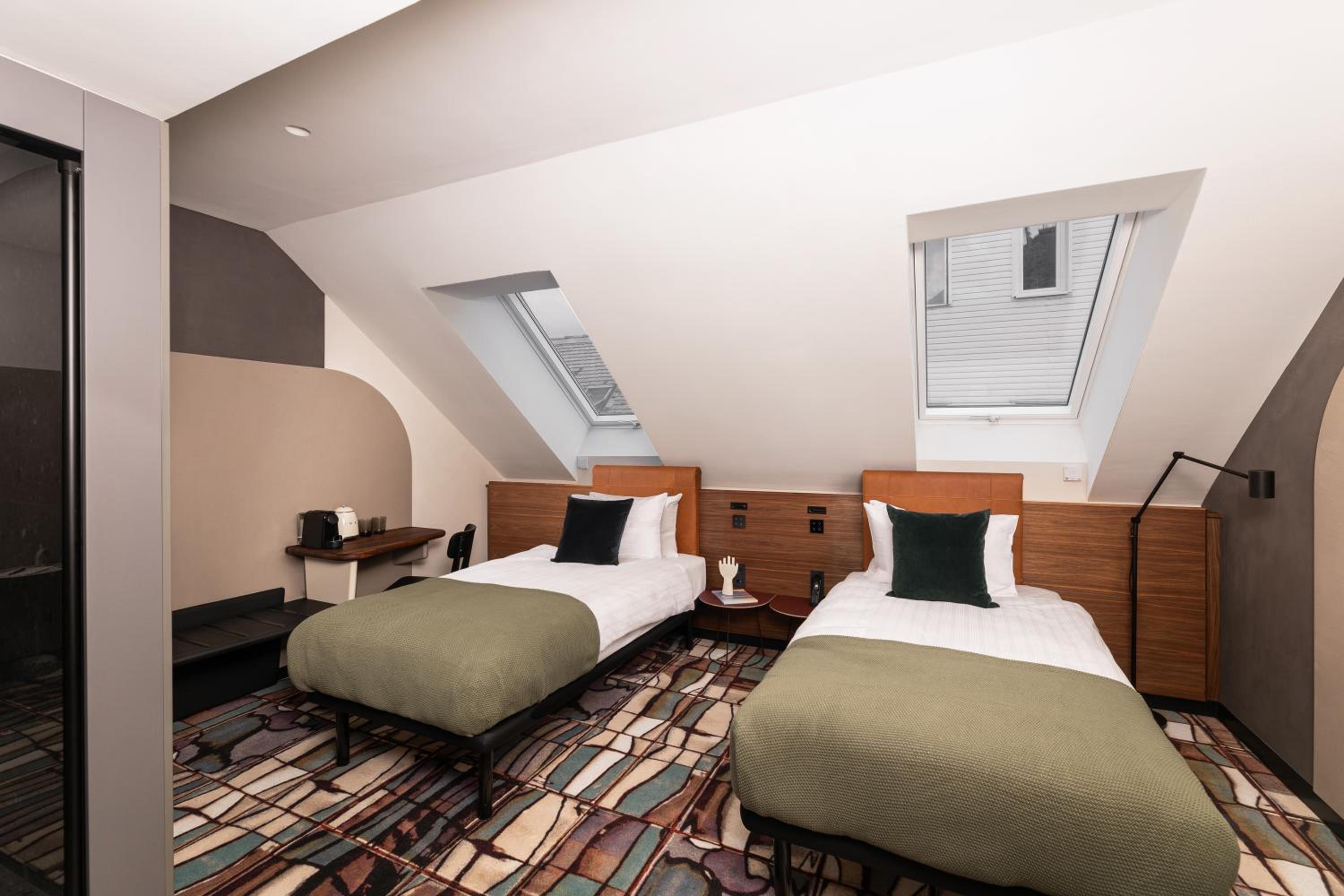 Double or Twin Room - Photo 5