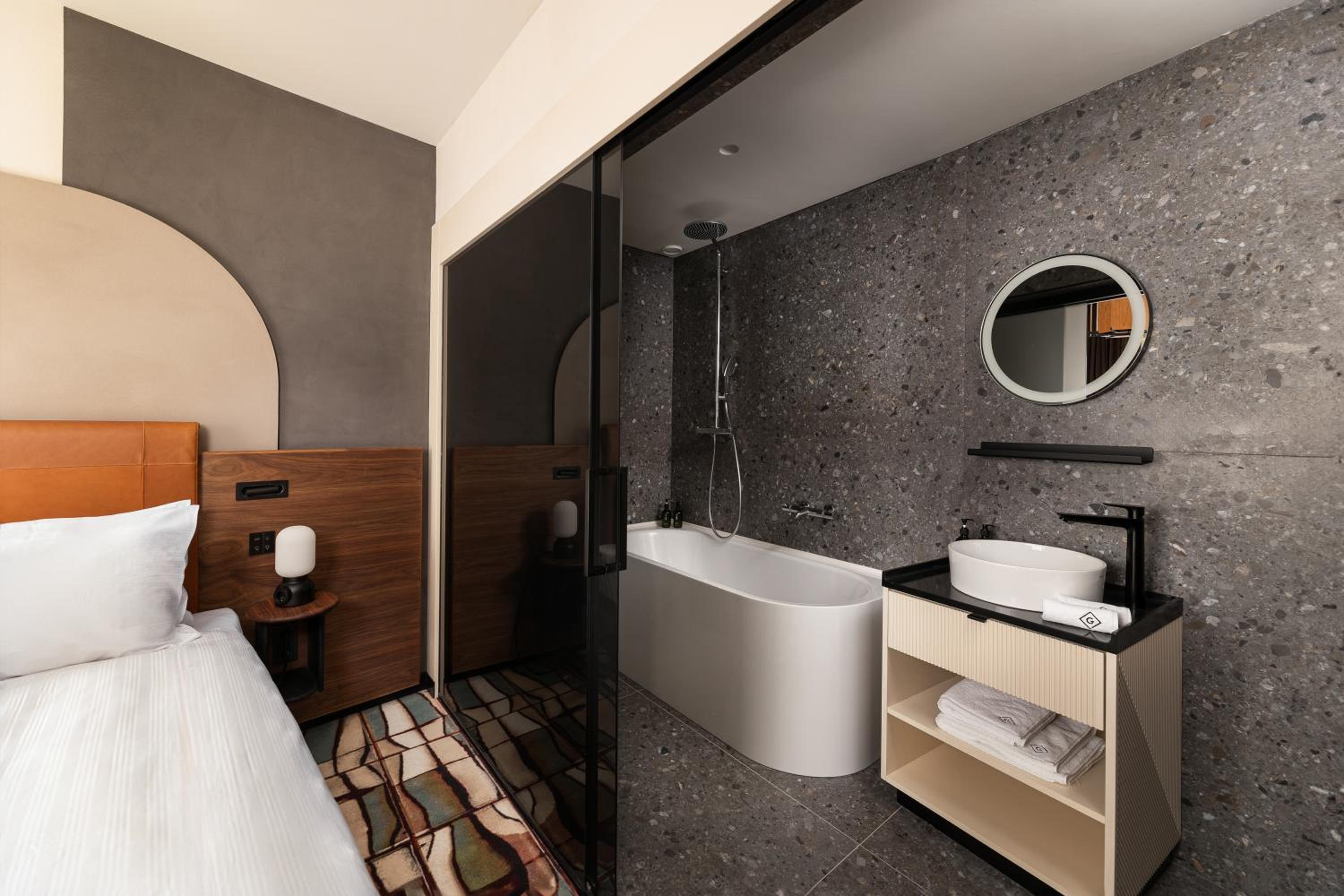 Double or Twin Room - Photo 7