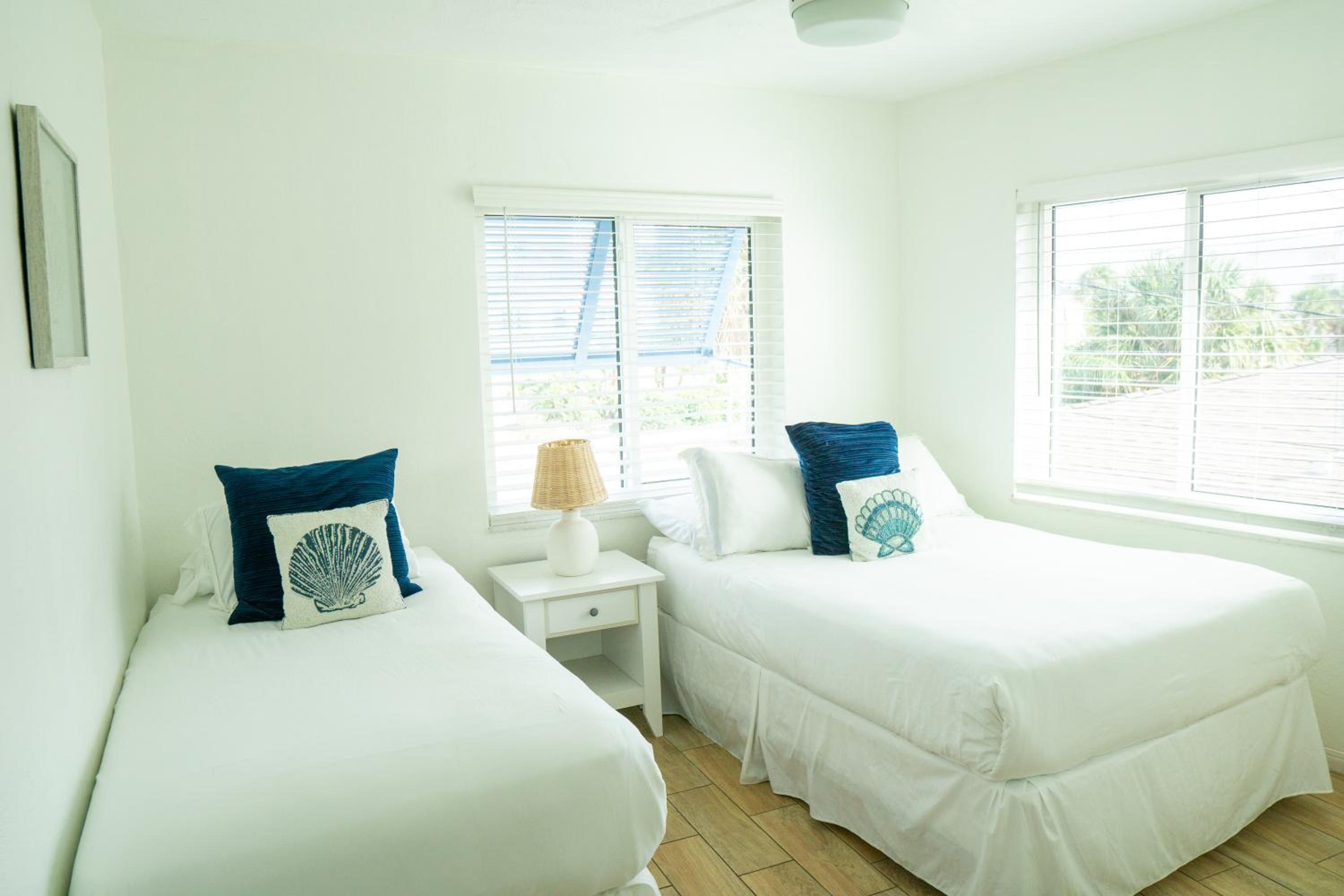 Molloy suite, 1 Full 1 twin bed