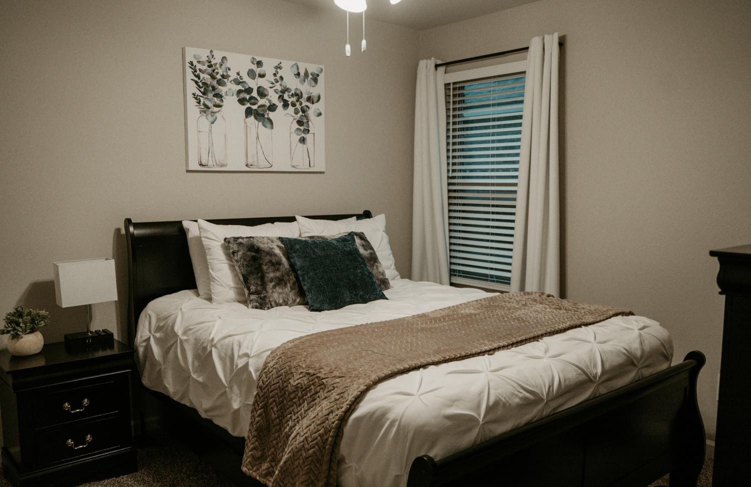 Four-Bedroom House photo 2