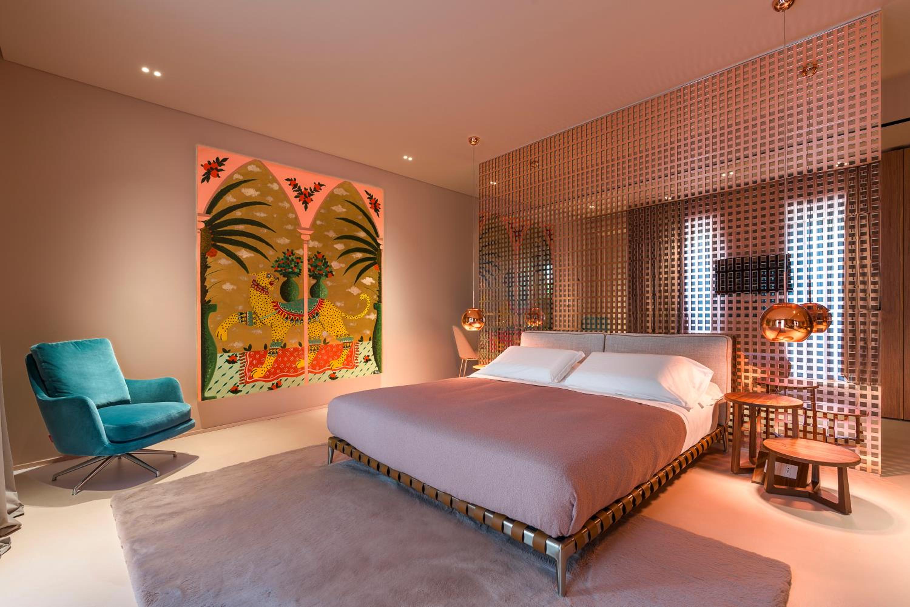 Executive Suite - Photo 1