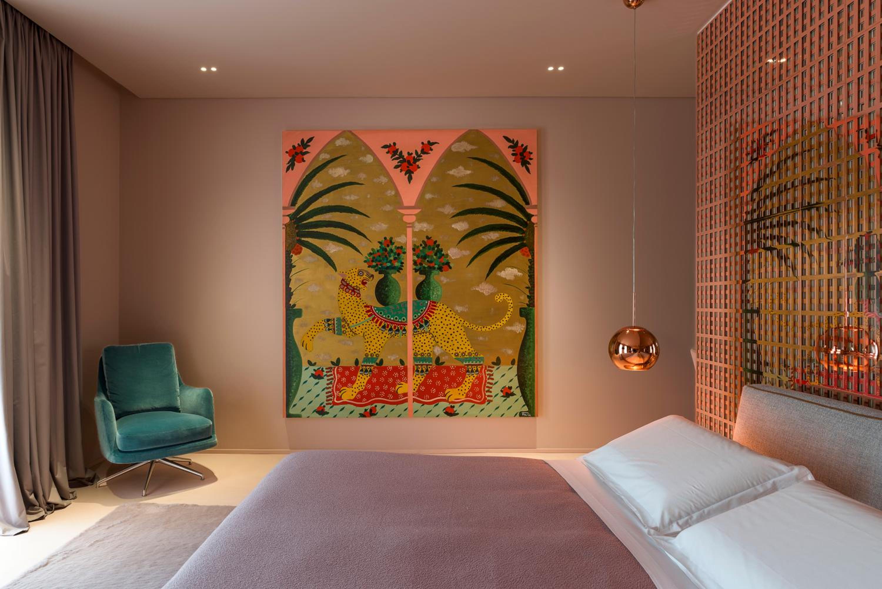 Executive Suite - Photo 3