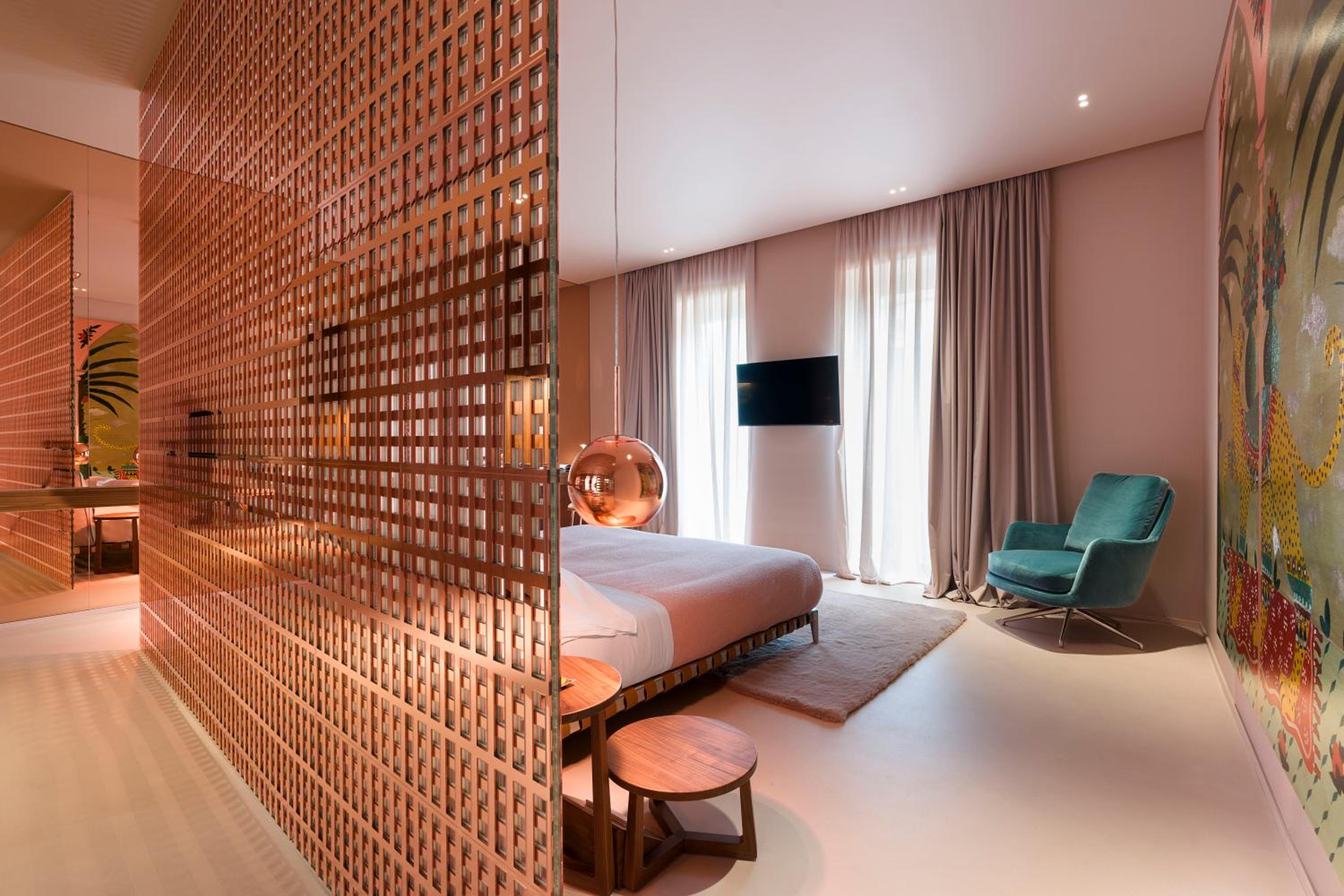 Executive Suite - Photo 5