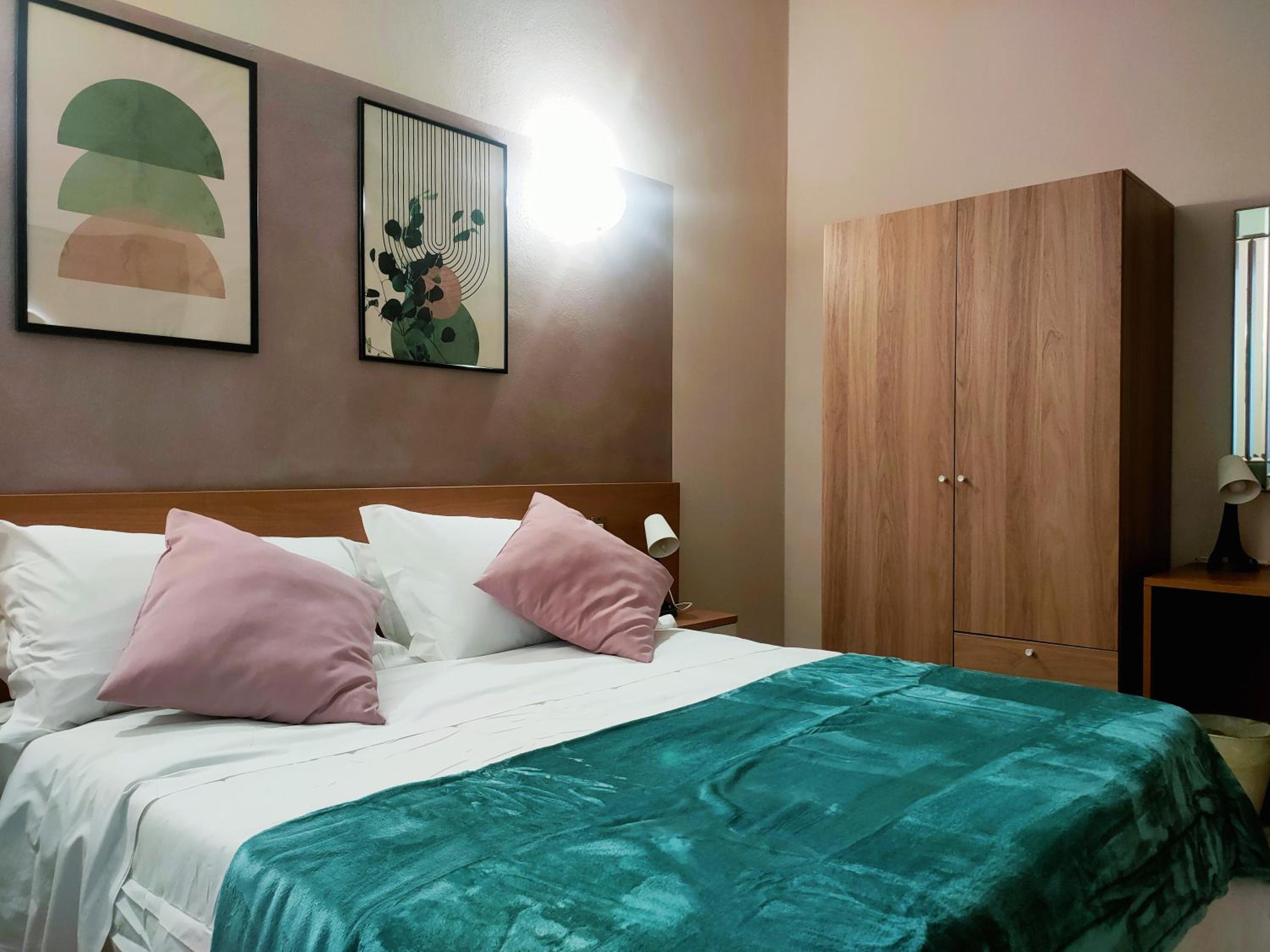 Double Room - Photo 3