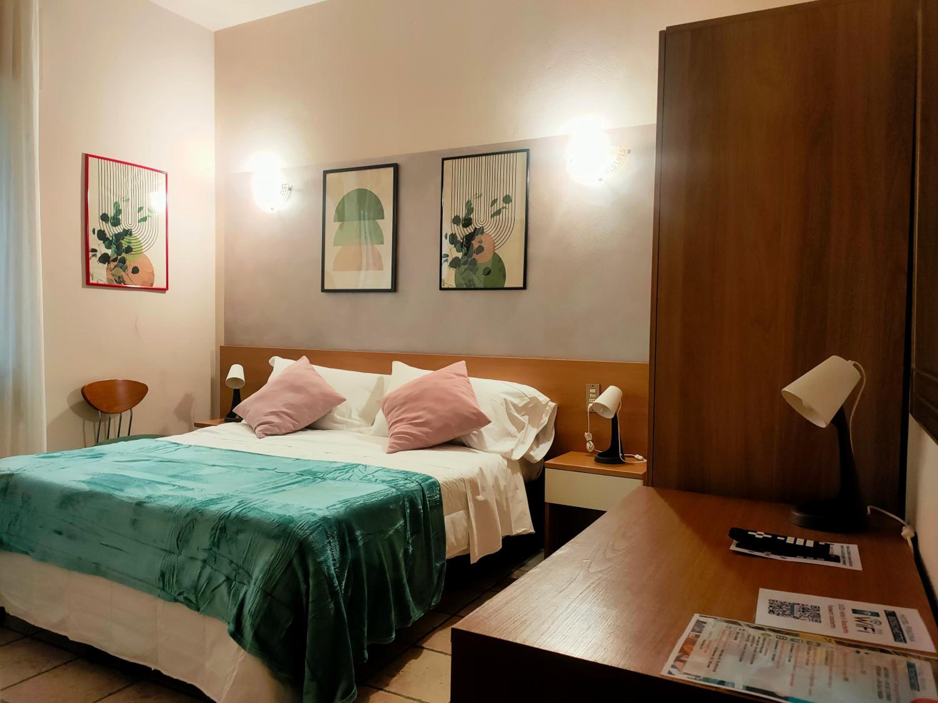 Double Room - Photo 1