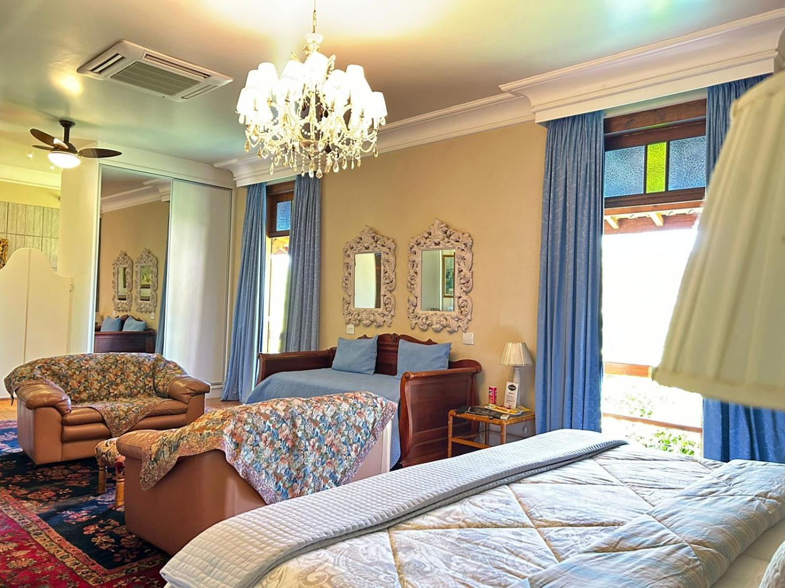 King Suite with Balcony photo 2