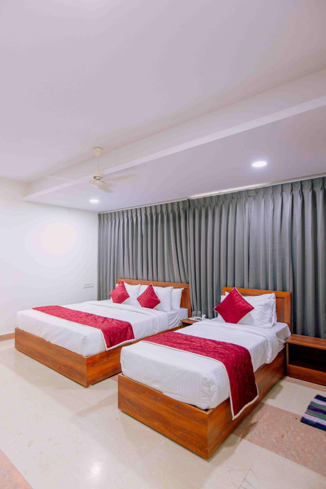 Deluxe Room - Photo 2