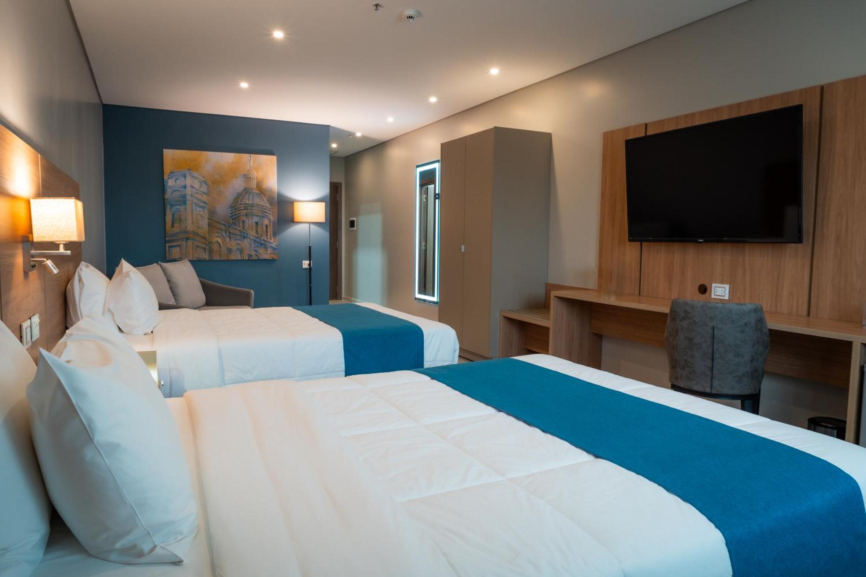 Standard Double Room with Two Double Beds - Non-Smoking - Photo 2
