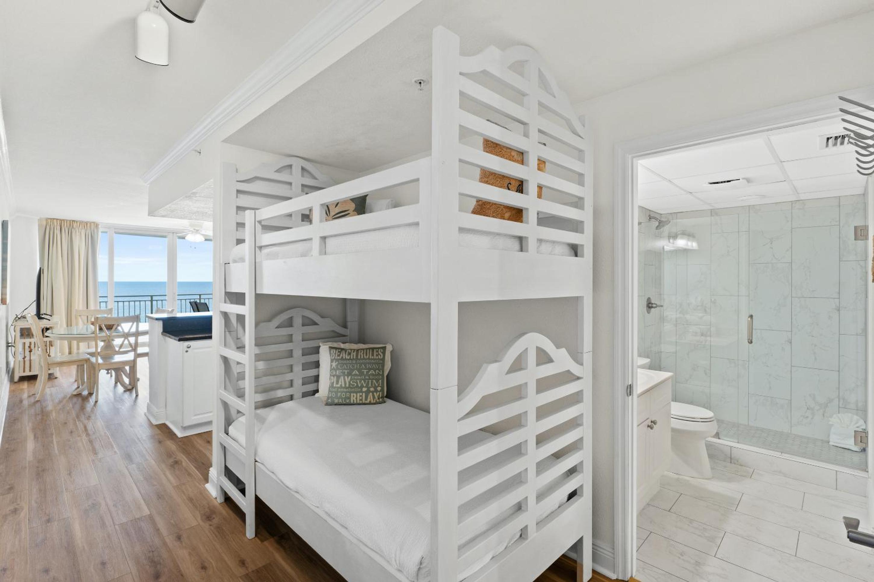 Apartment with Sea View photo 3