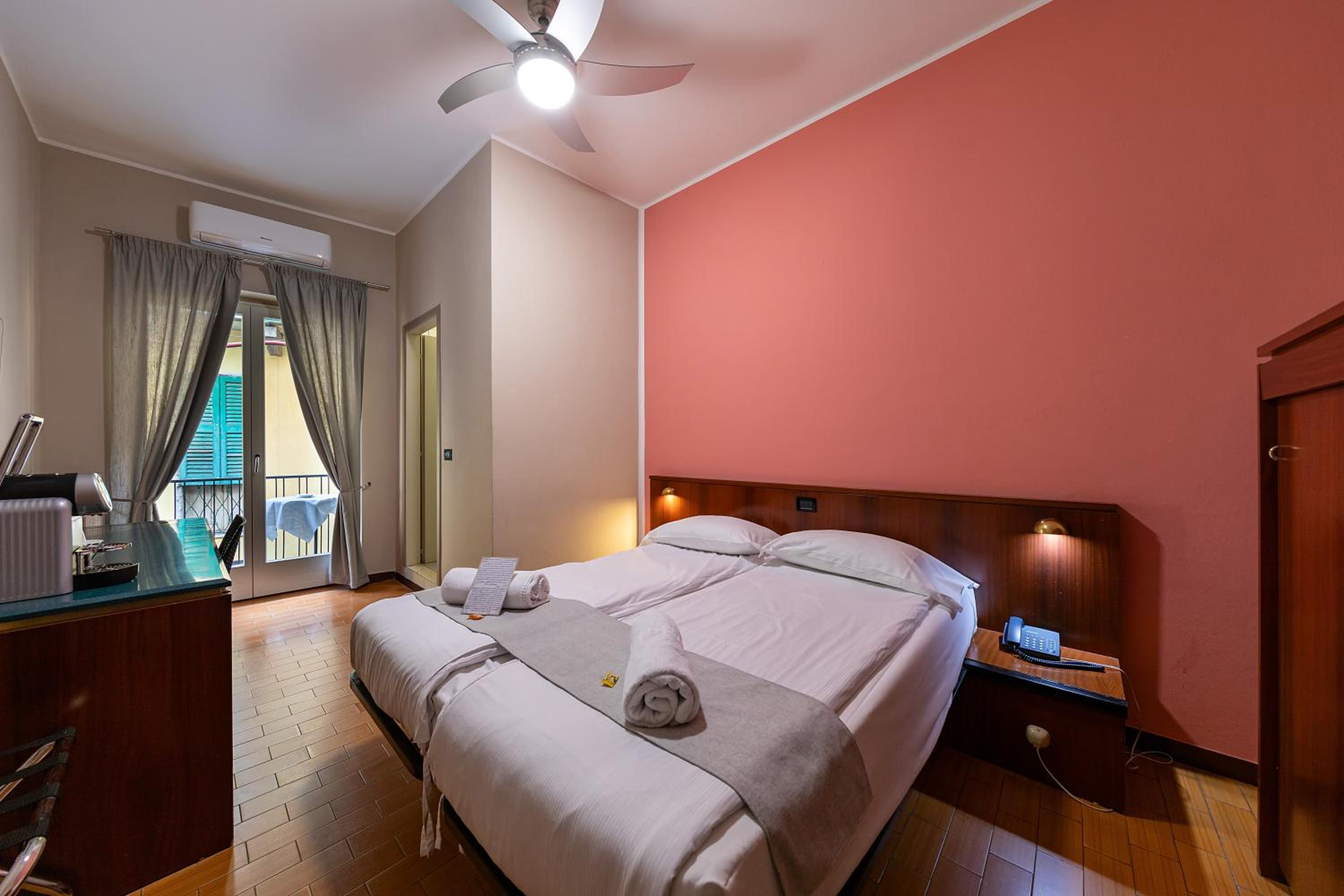 Standard Double Room - Photo 1