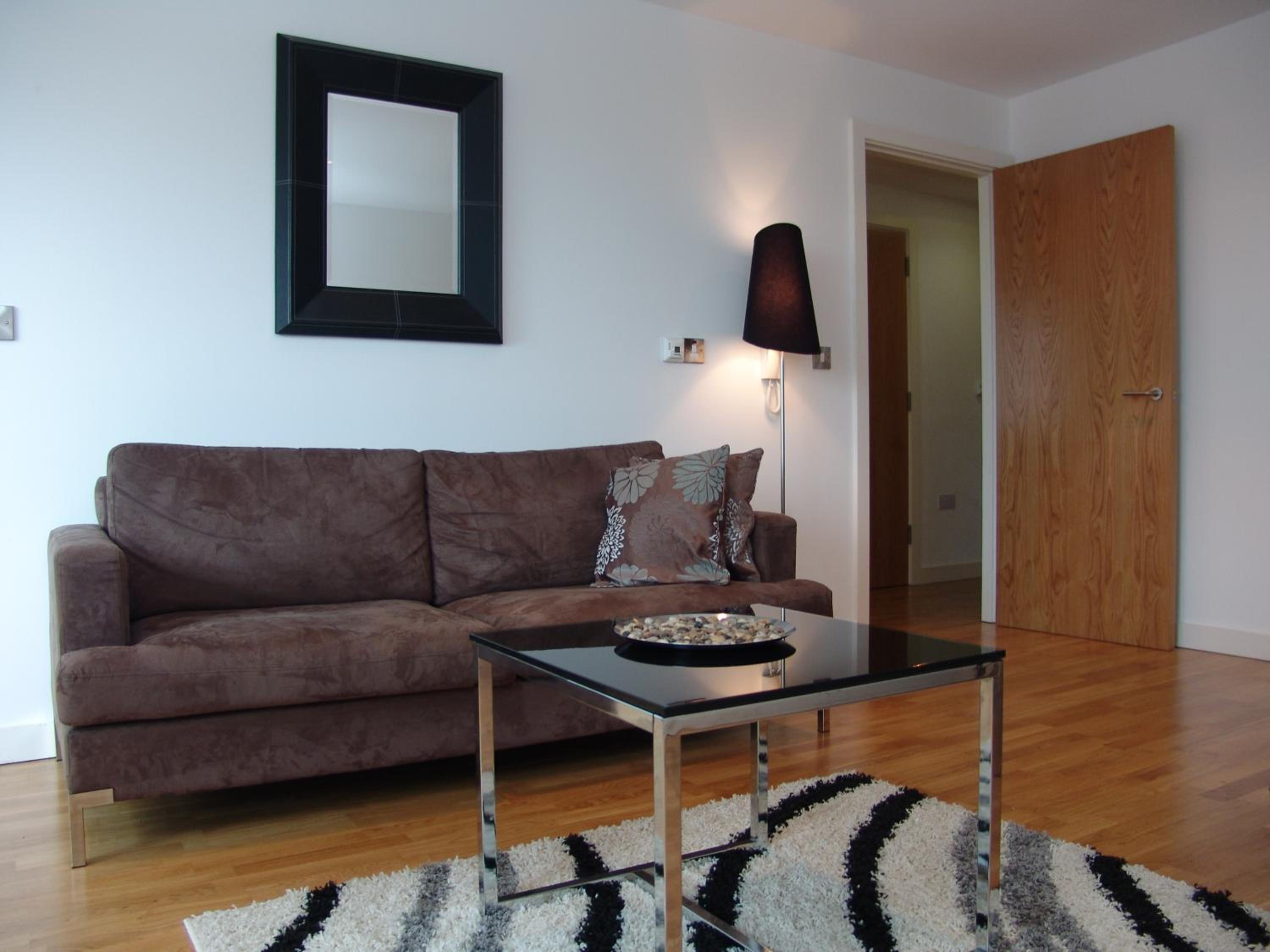 One-Bedroom Apartment - Photo 8