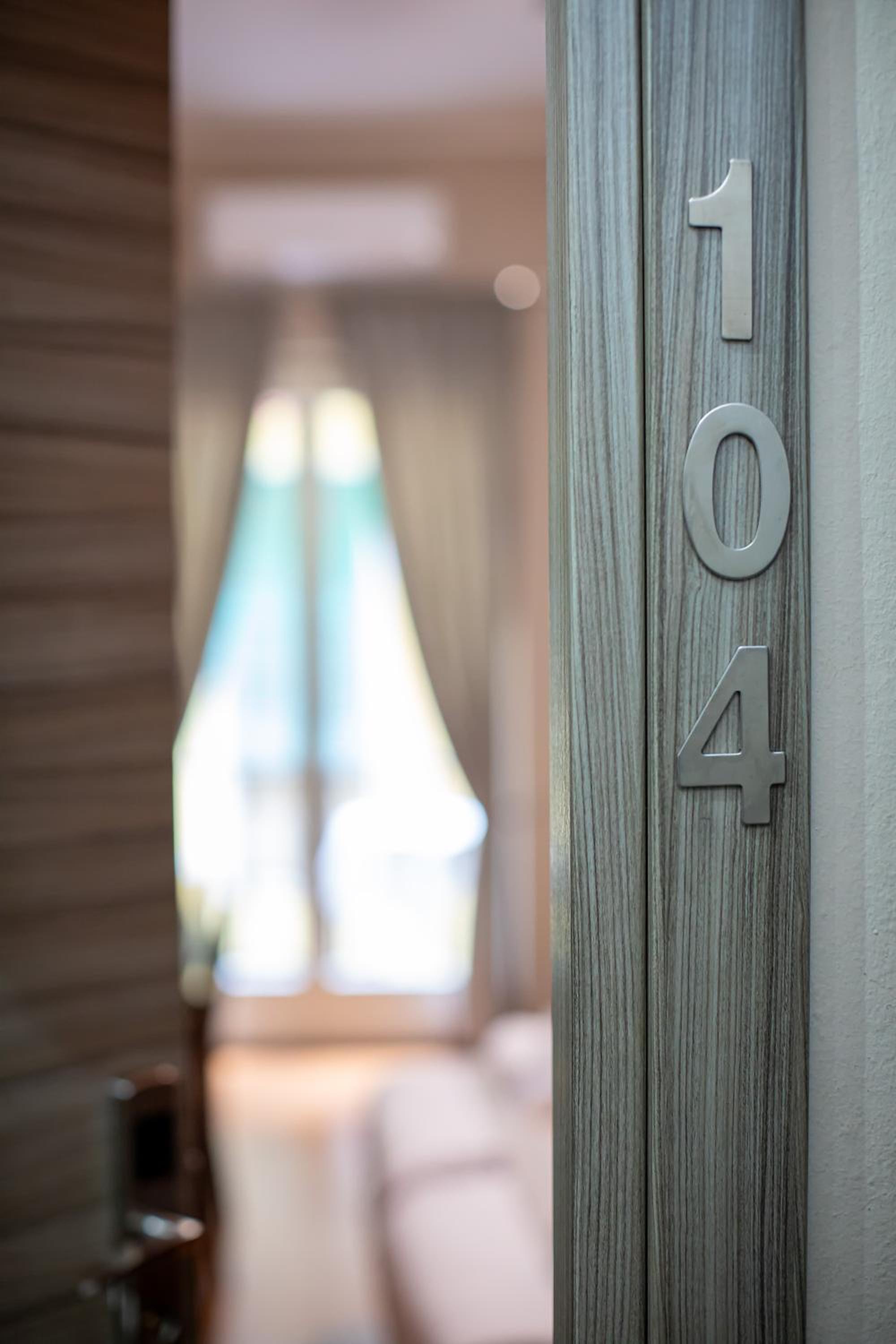 Standard Double Room - Photo 15