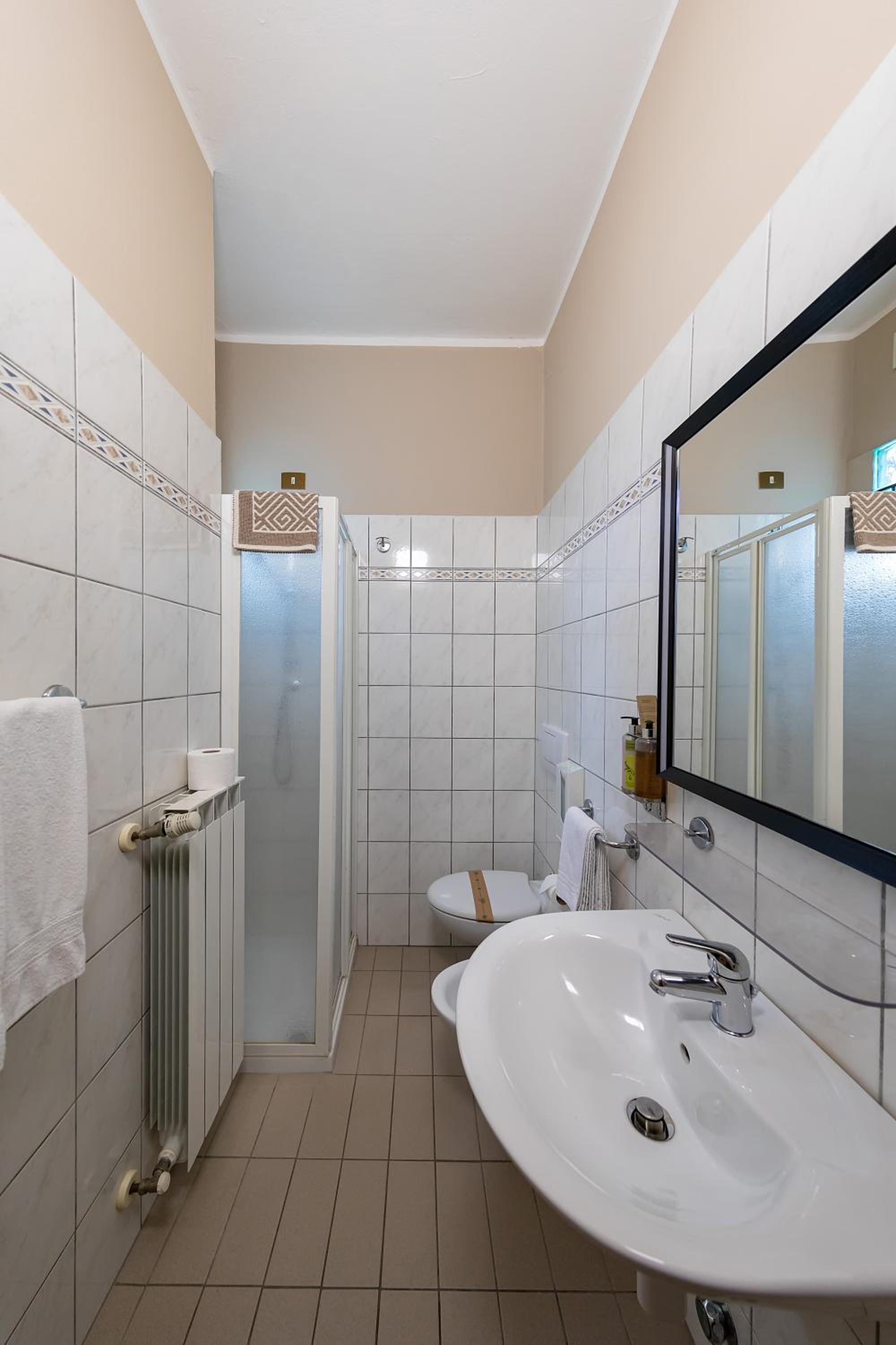 Standard Triple Room - Photo 18
