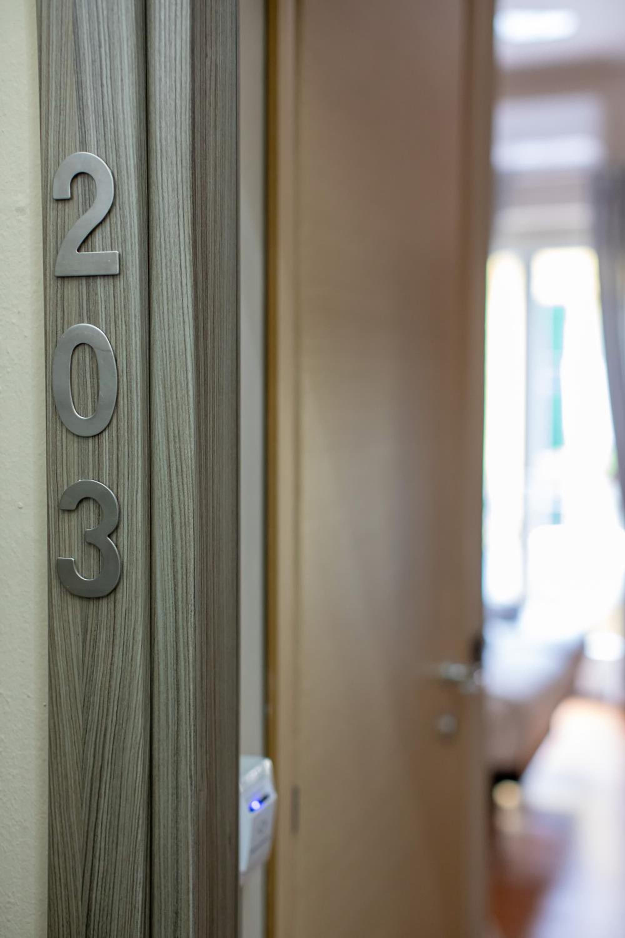 Standard Triple Room - Photo 7