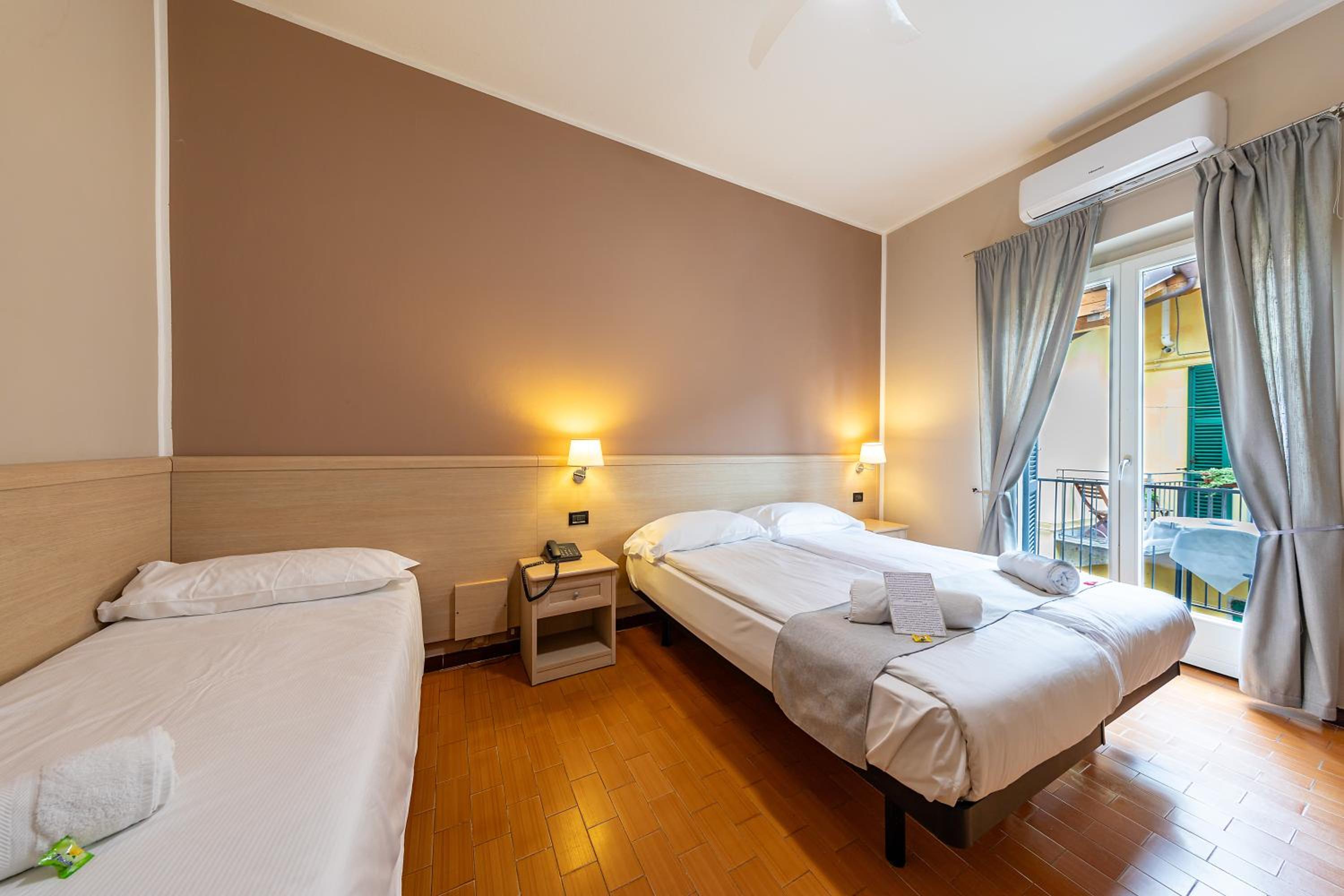 Standard Triple Room - Photo 8