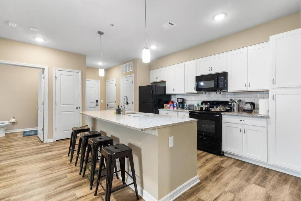 Three-Bedroom Deluxe Apartment photo 2
