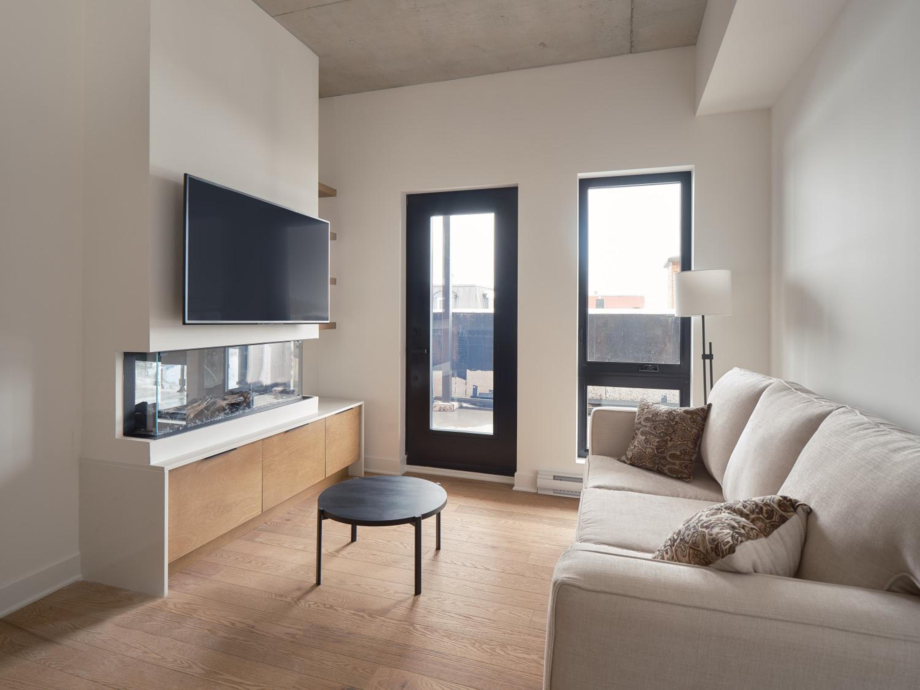 309 - 3rd Floor One Bedroom Suite, Queen Bed, Balcony