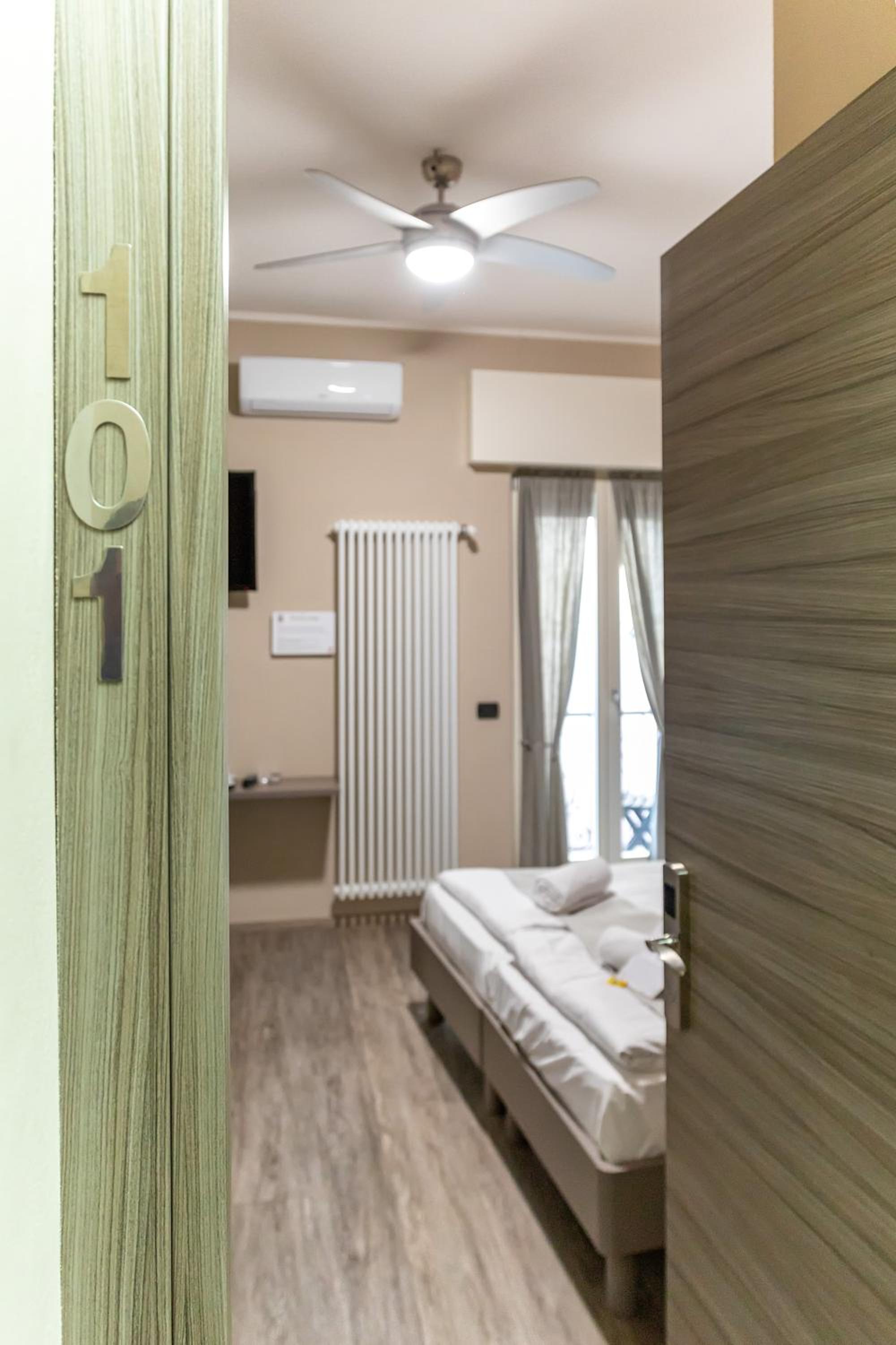  Superior Double Room without Lake View - Photo 1