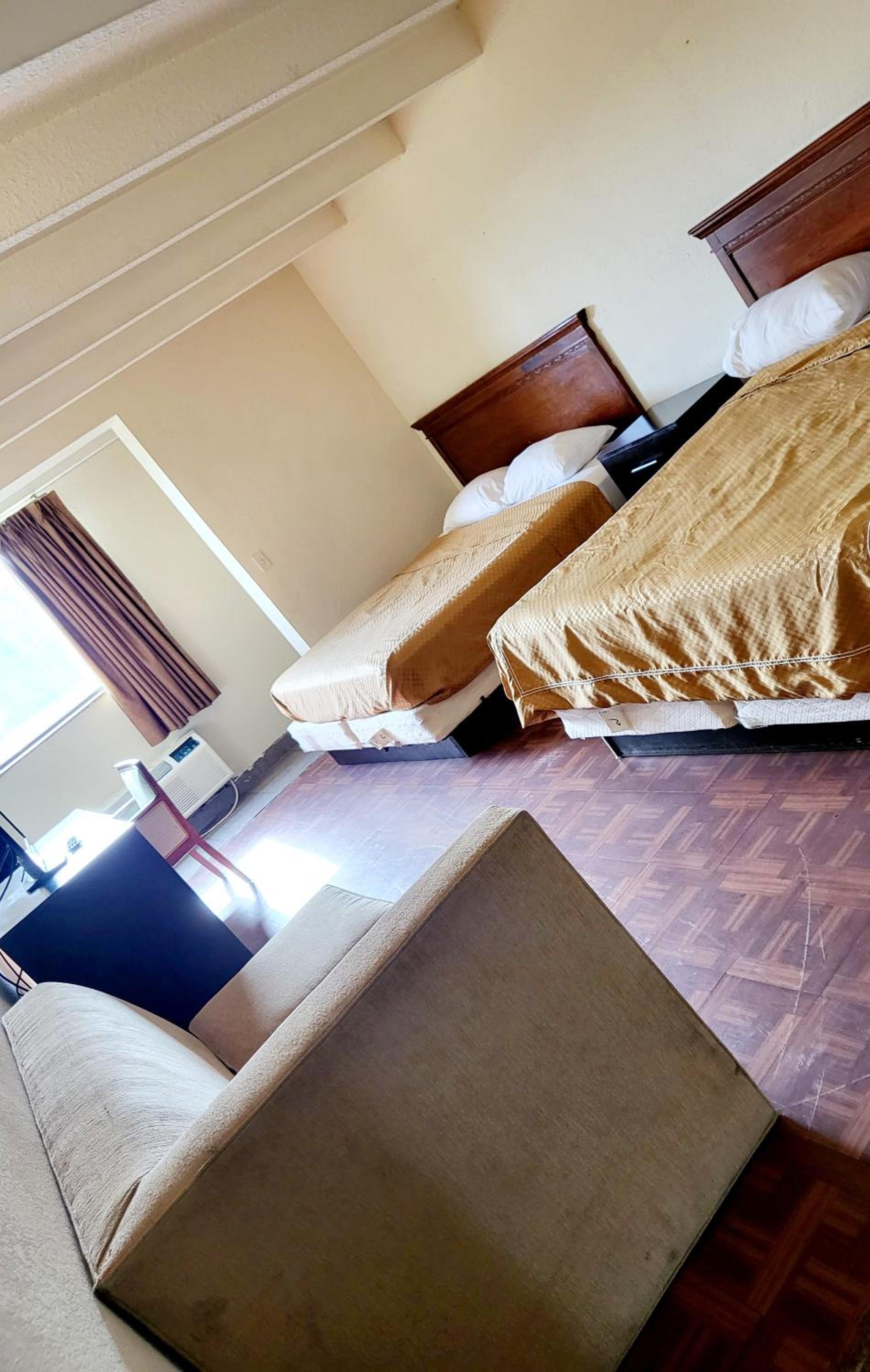 Deluxe Double or Twin Room - Photo 6