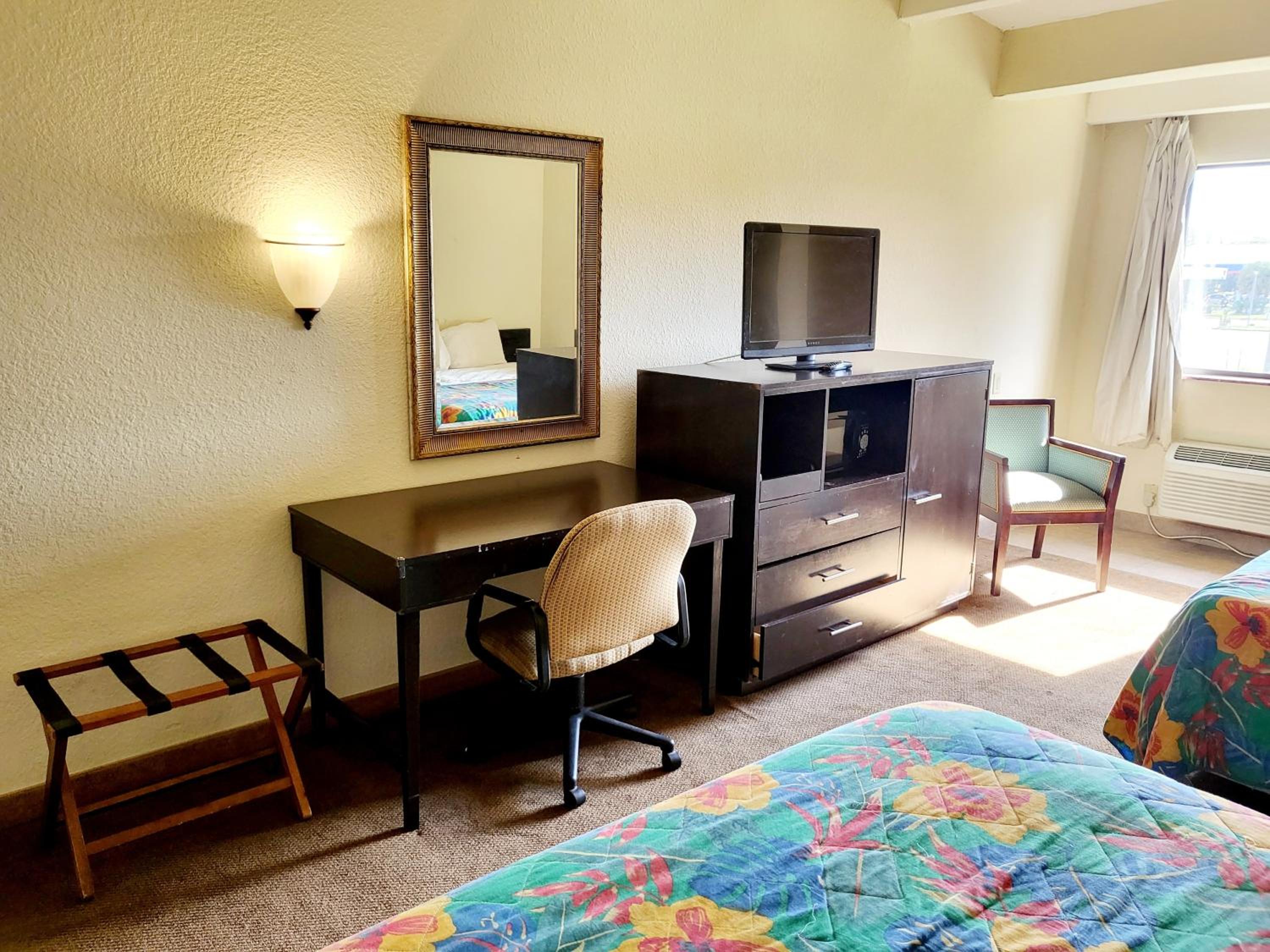 Deluxe Double or Twin Room - Photo 2