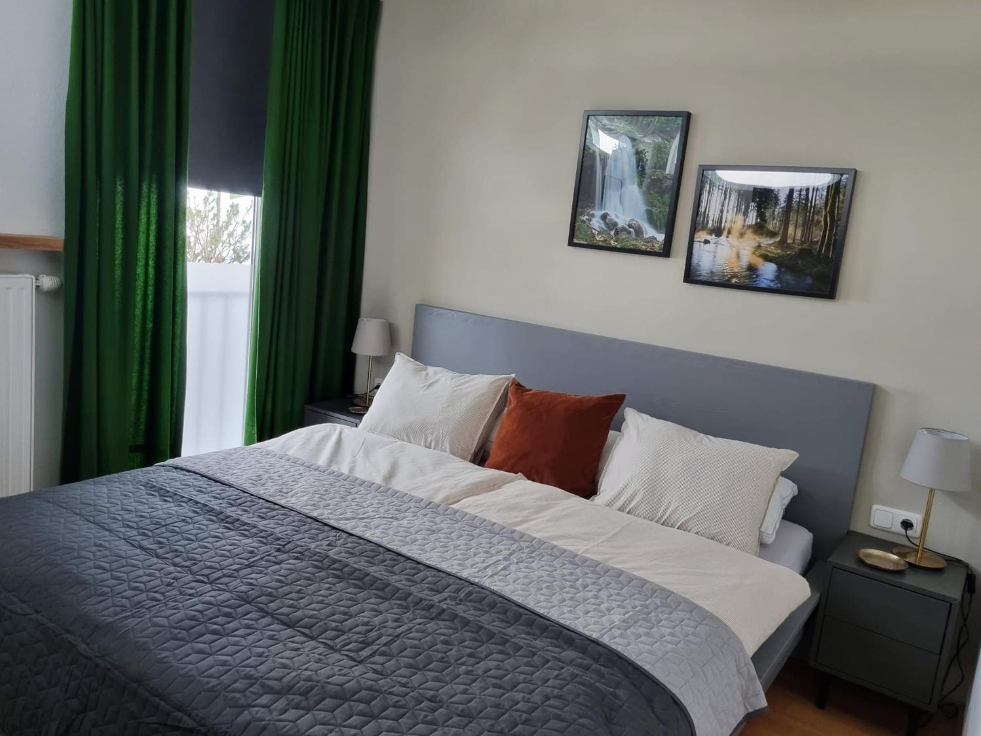 One-Bedroom Apartment photo 1