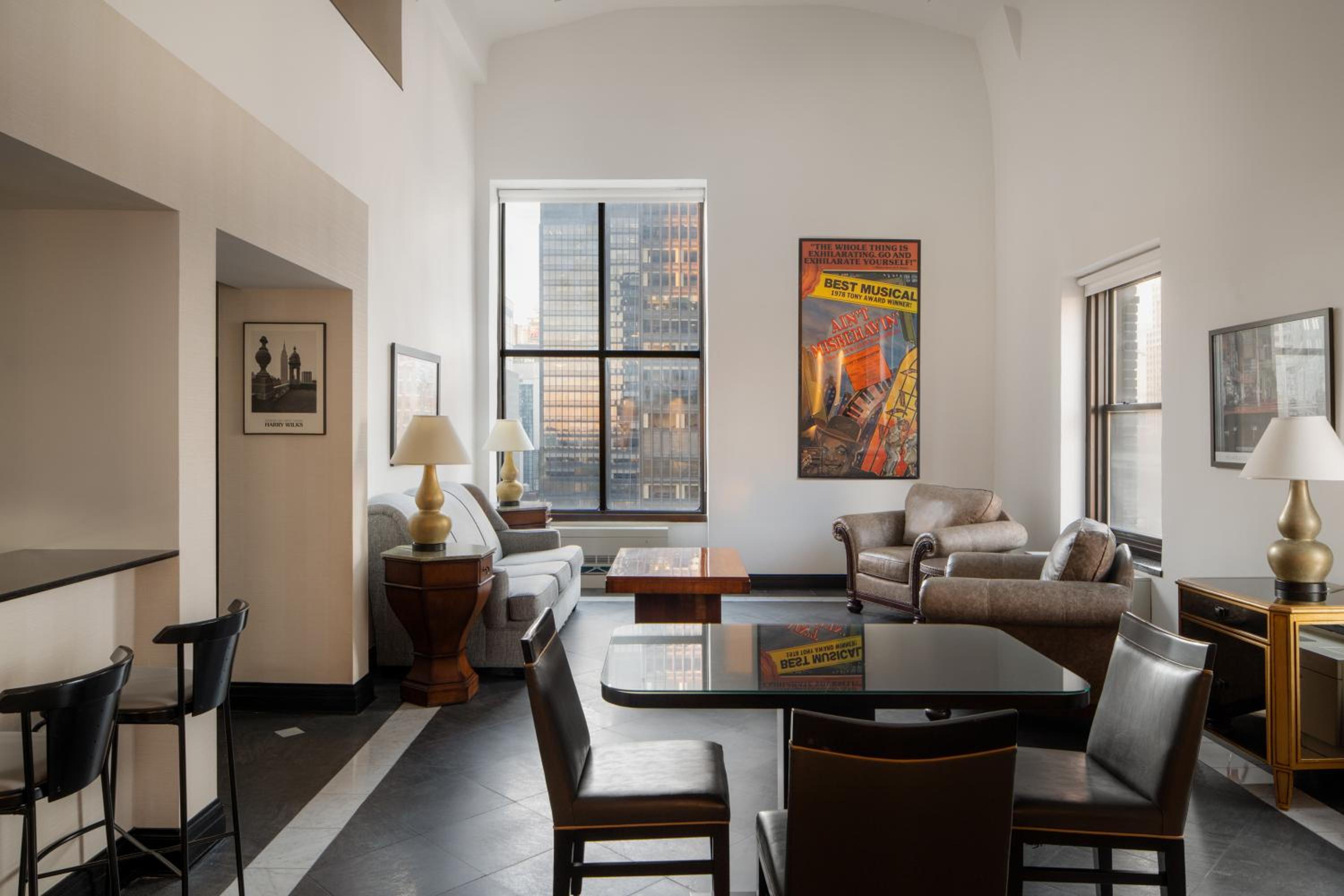 Two-Bedroom Suite thumbnail 5