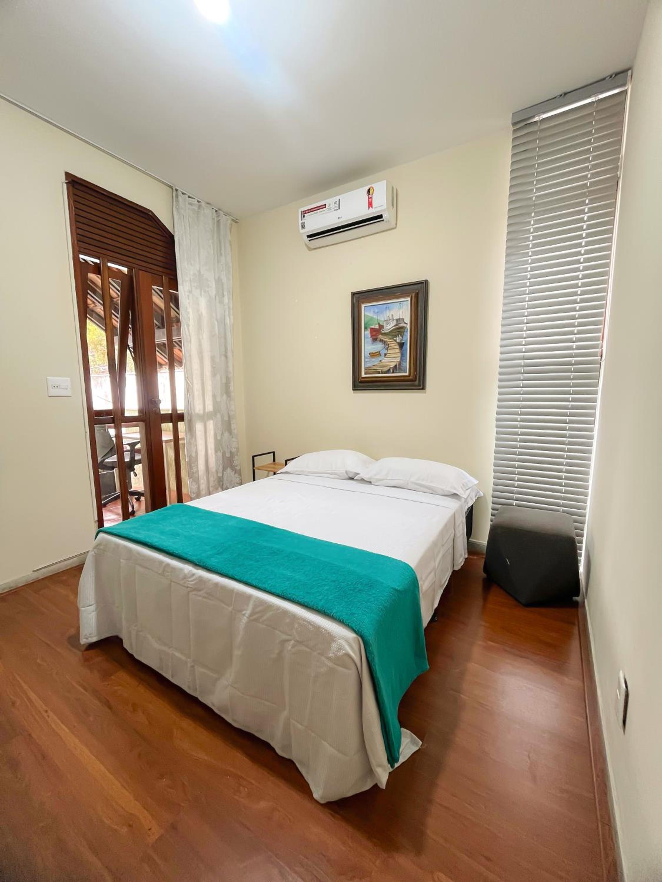 Standard Single Room with Shared Bathroom photo 2