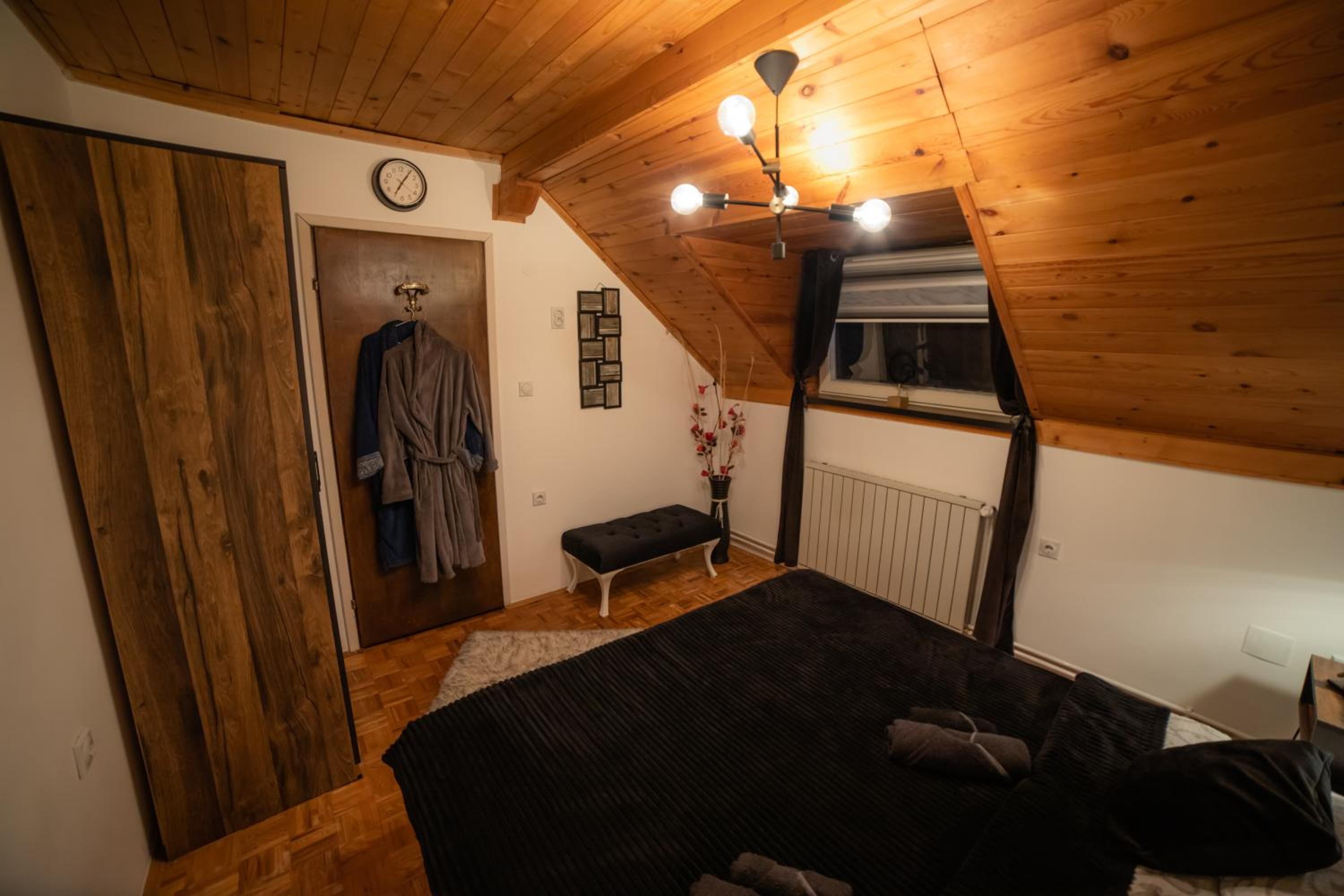 Apartment photo 2