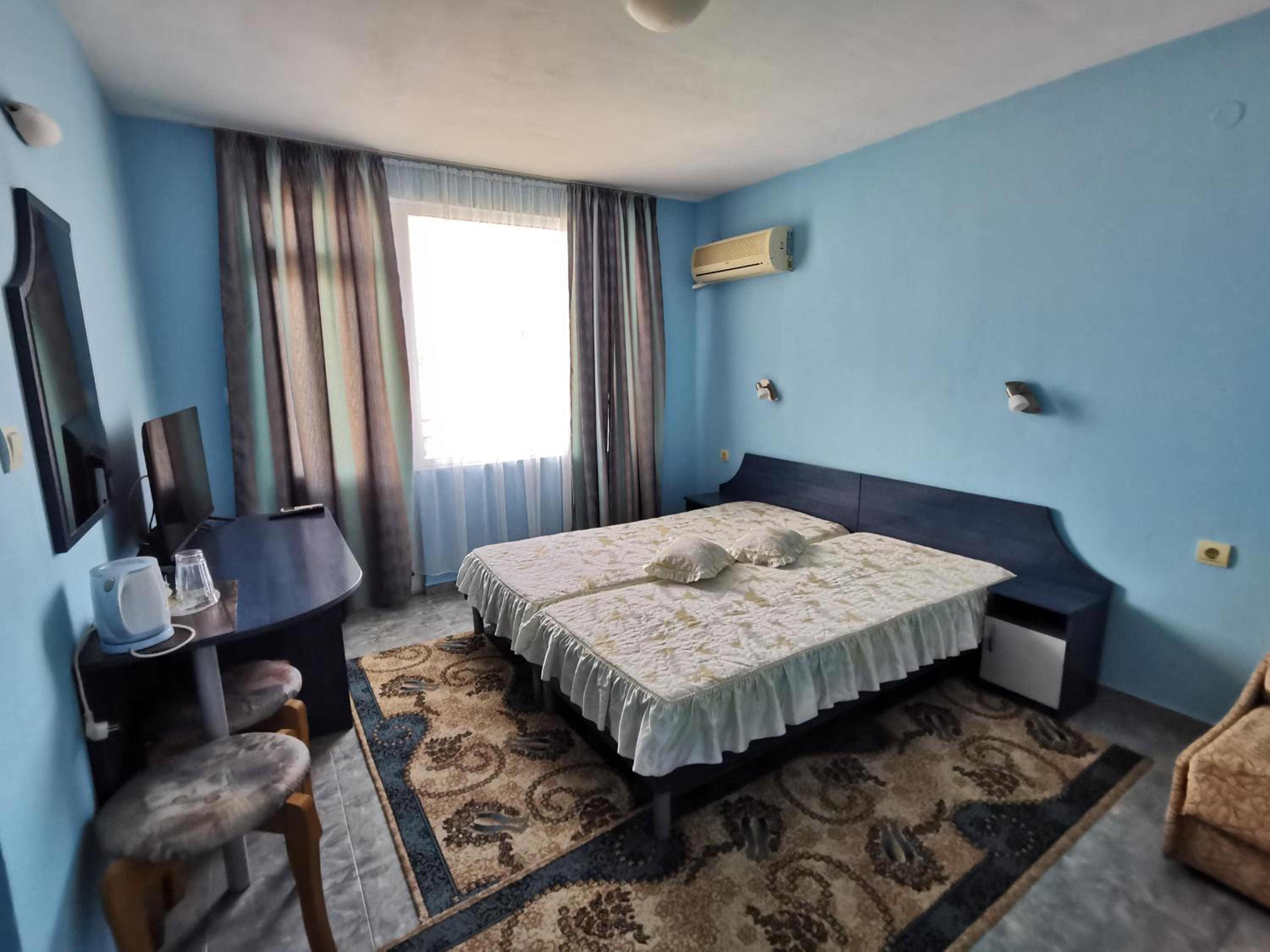 Twin Room with Extra Bed photo 1