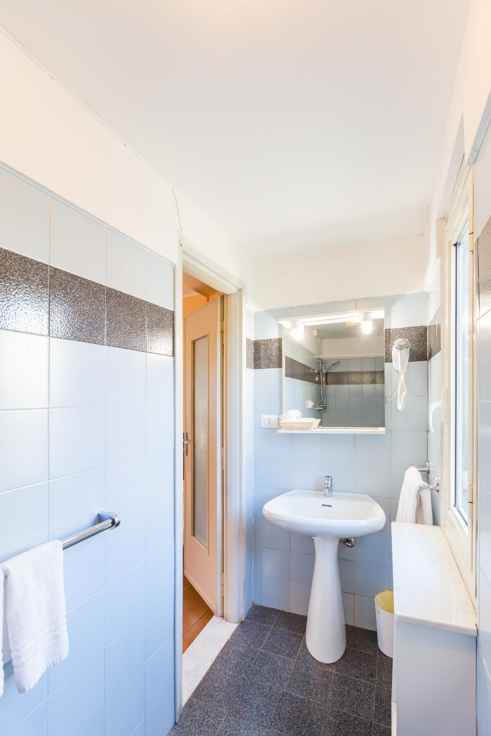 Triple Room - Photo 3