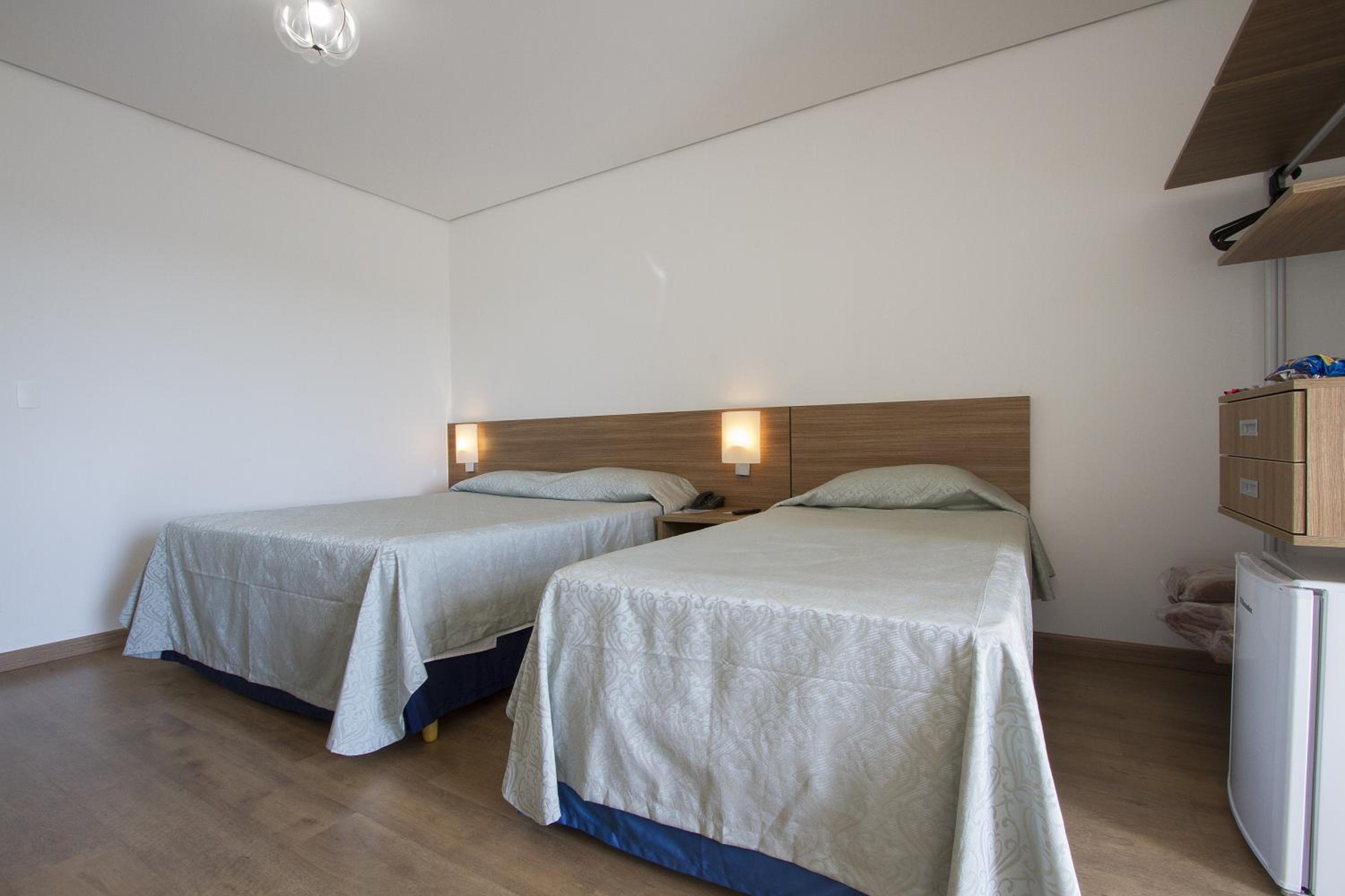 Deluxe Twin Room photo 3