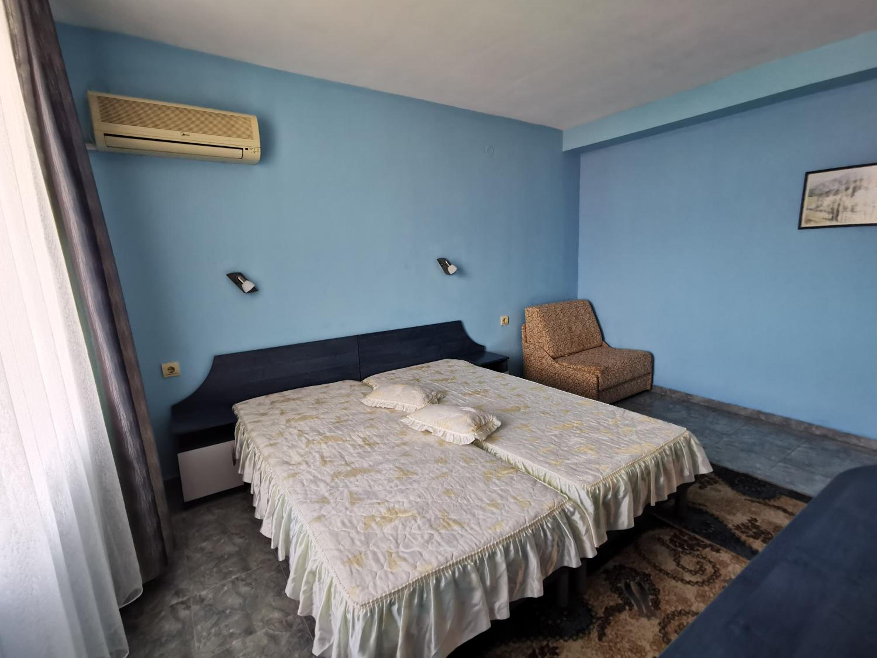 Twin Room with Extra Bed photo 3