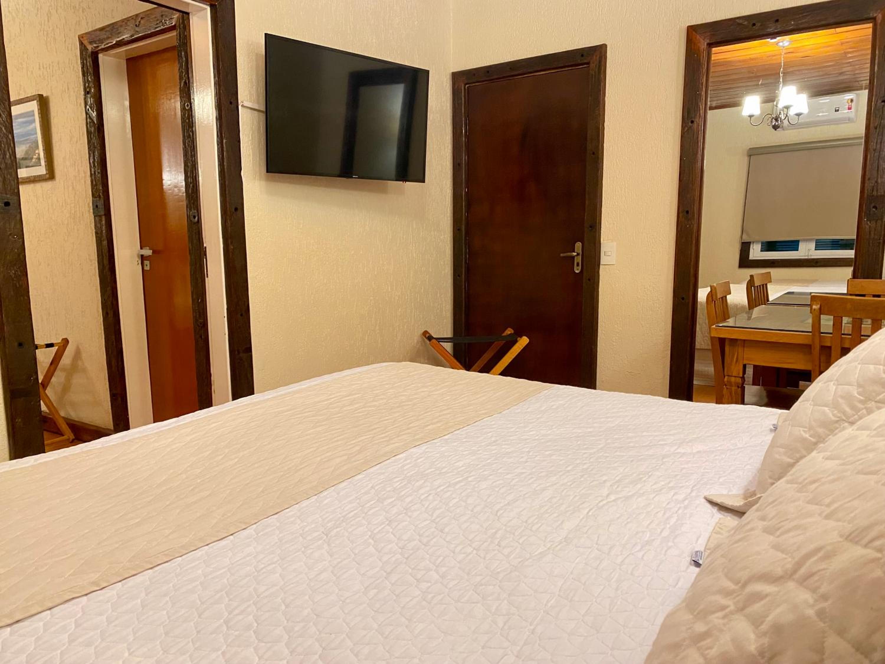 Superior Suite (4 Adults)